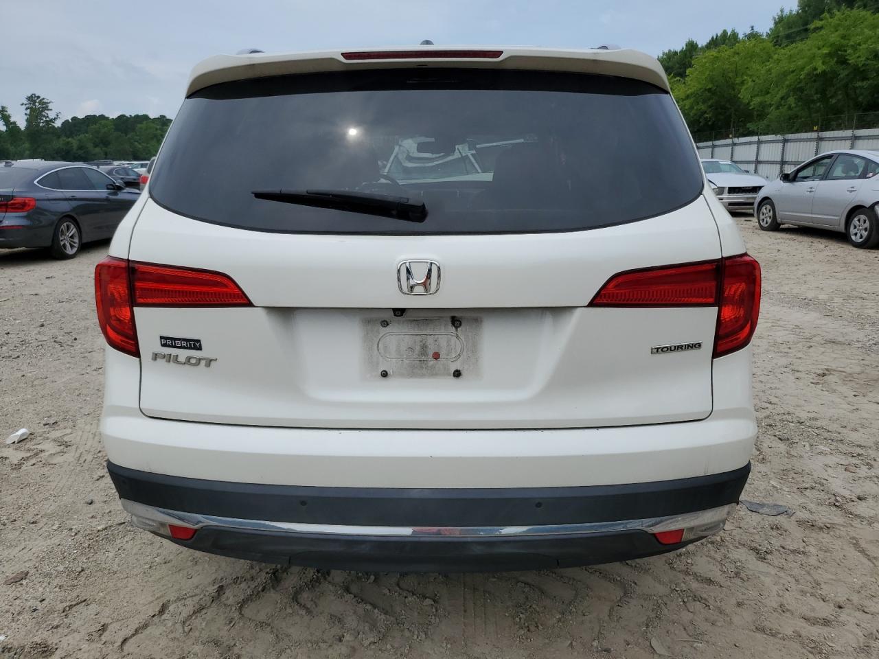 2017 Honda Pilot Touring VIN: 5FNYF5H92HB029255 Lot: 61449214
