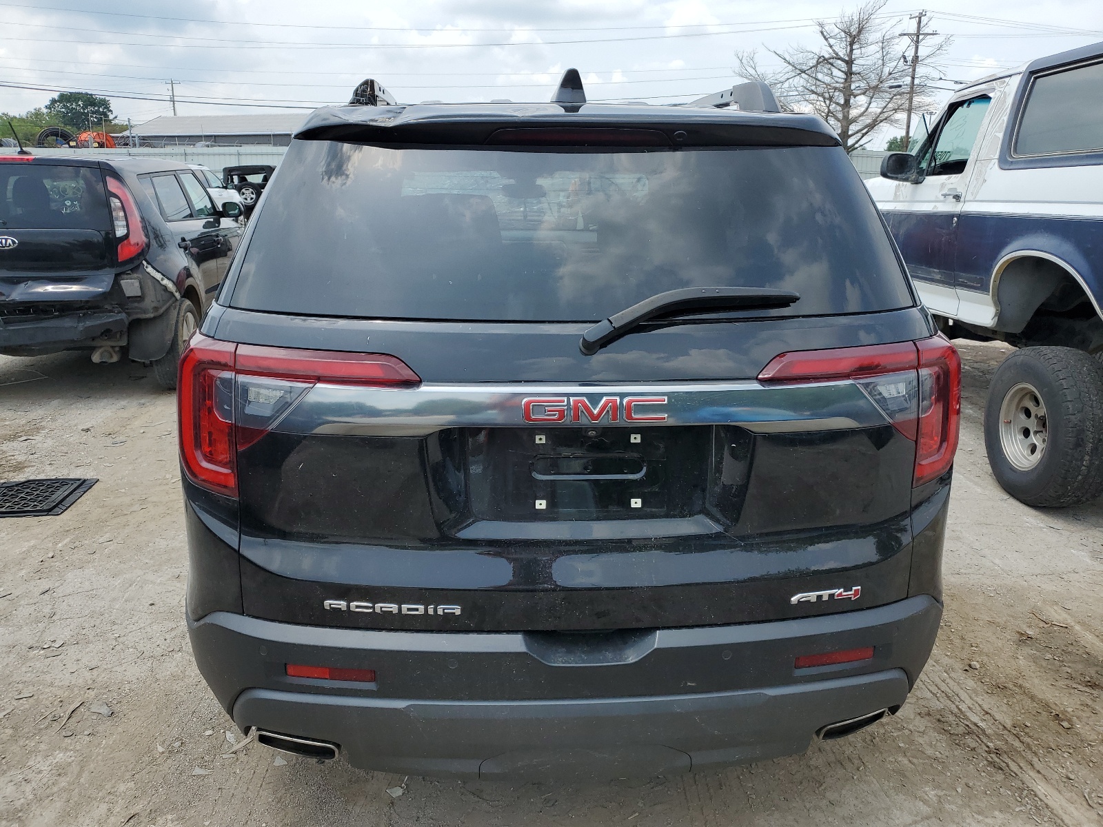 1GKKNLLS0NZ156989 2022 GMC Acadia At4