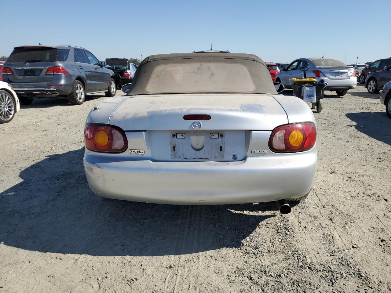 2000 Mazda Mx-5 Miata Base VIN: JM1NB3533Y0143895 Lot: 61762024