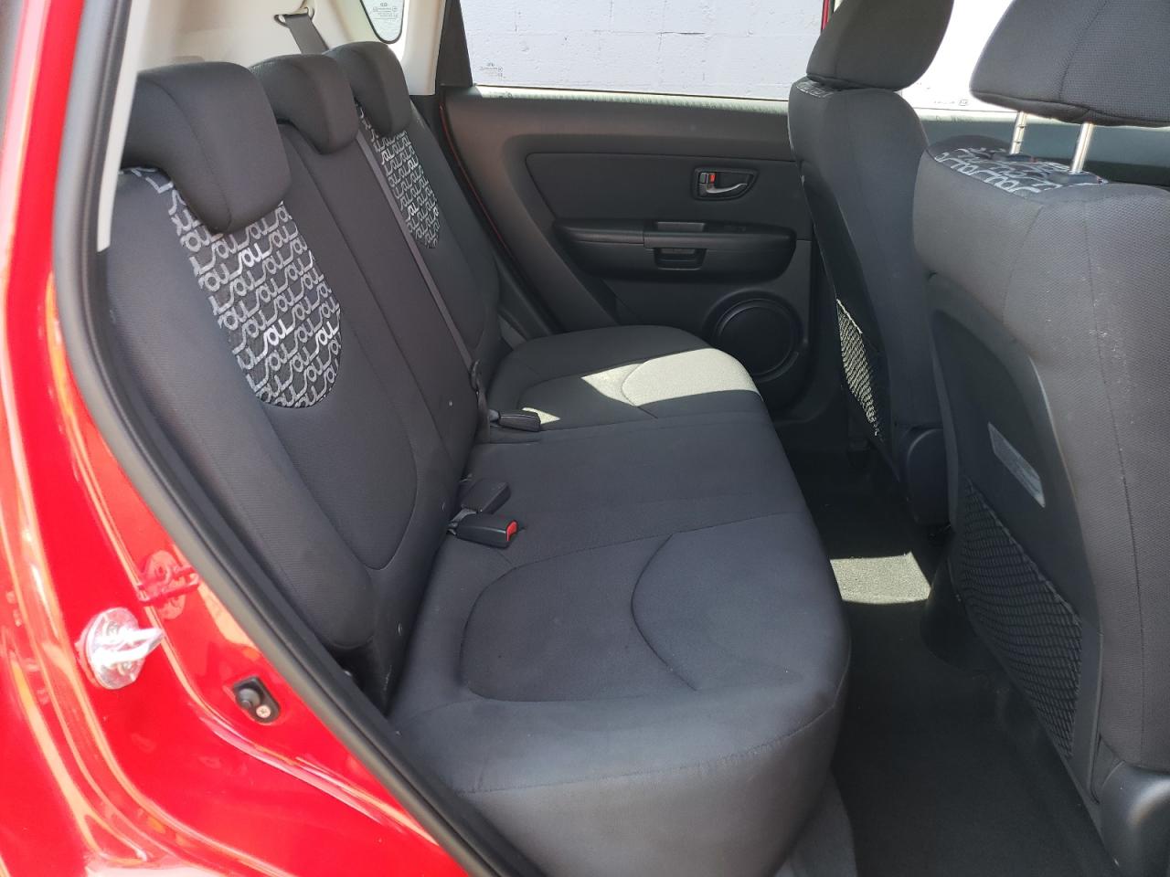 2010 Kia Soul + VIN: KNDJT2A2XA7194813 Lot: 64630574