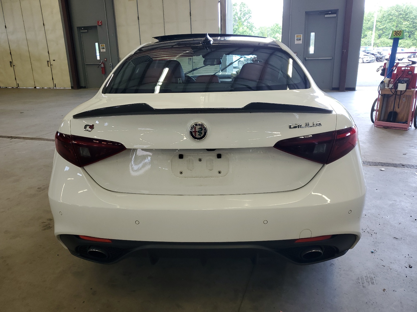 2017 Alfa Romeo Giulia Q4 vin: ZARFAEDN4H7549994