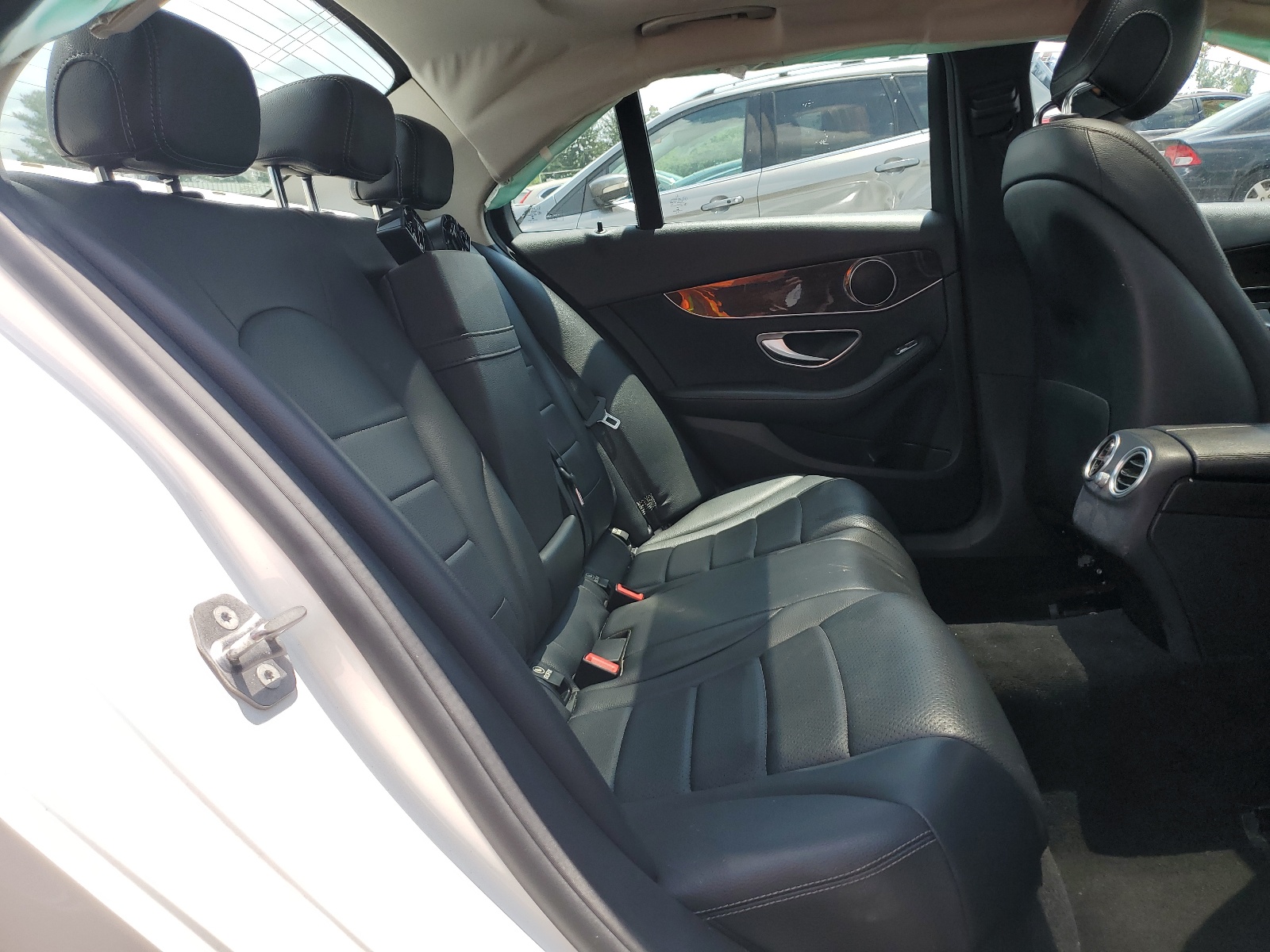 55SWF4KB0HU208101 2017 Mercedes-Benz C 300 4Matic