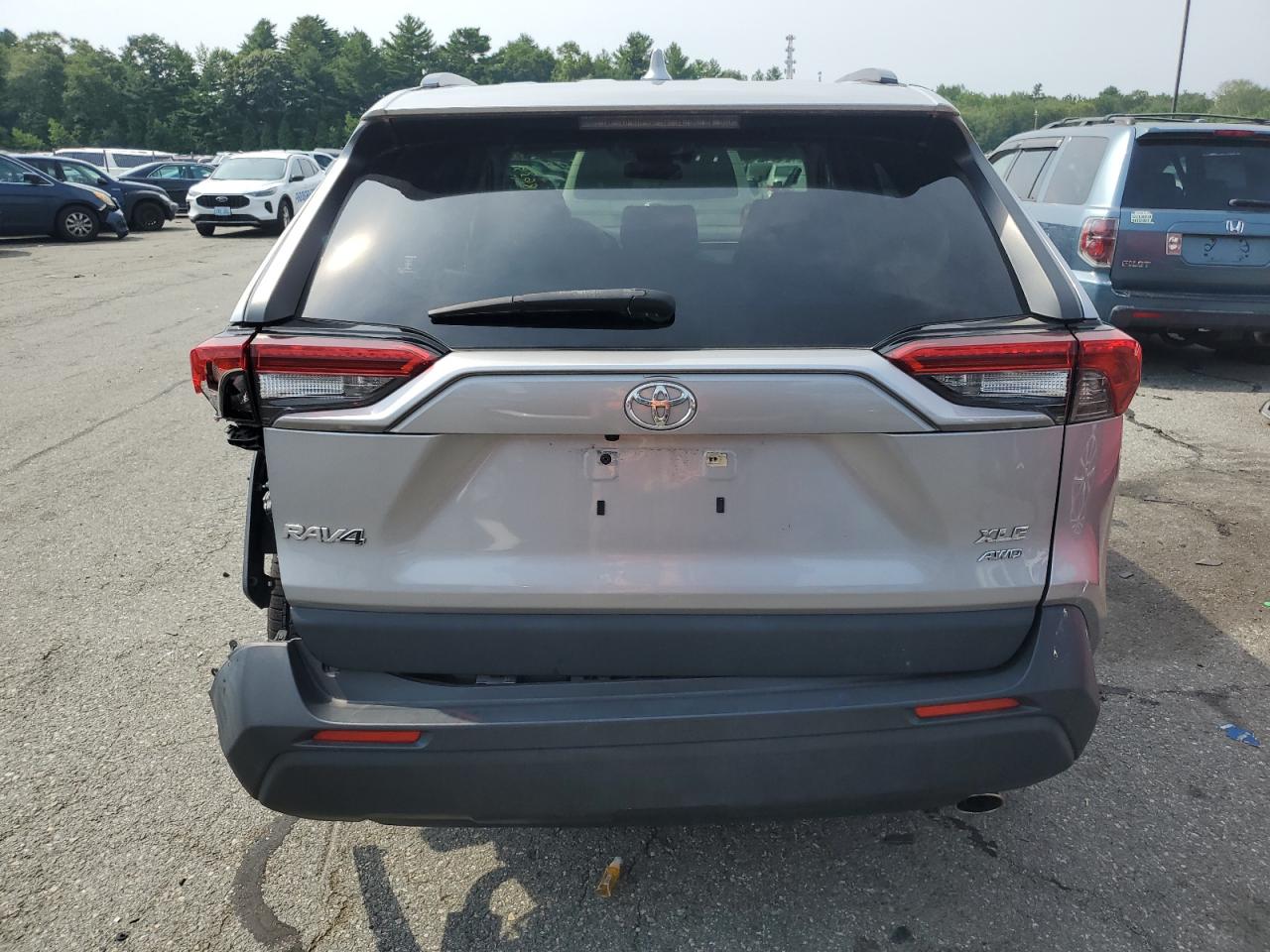 2020 Toyota Rav4 Xle VIN: JTMP1RFV2LD061477 Lot: 62874074