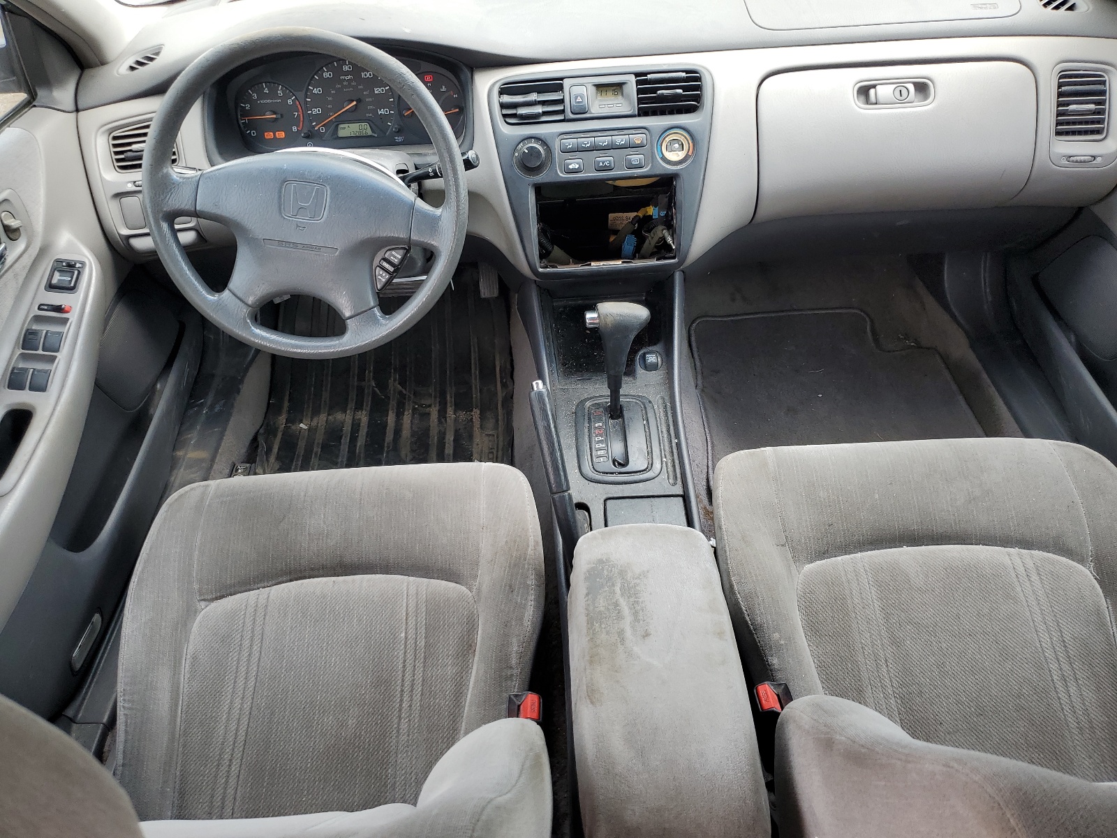 1HGCG6652XA059054 1999 Honda Accord Lx