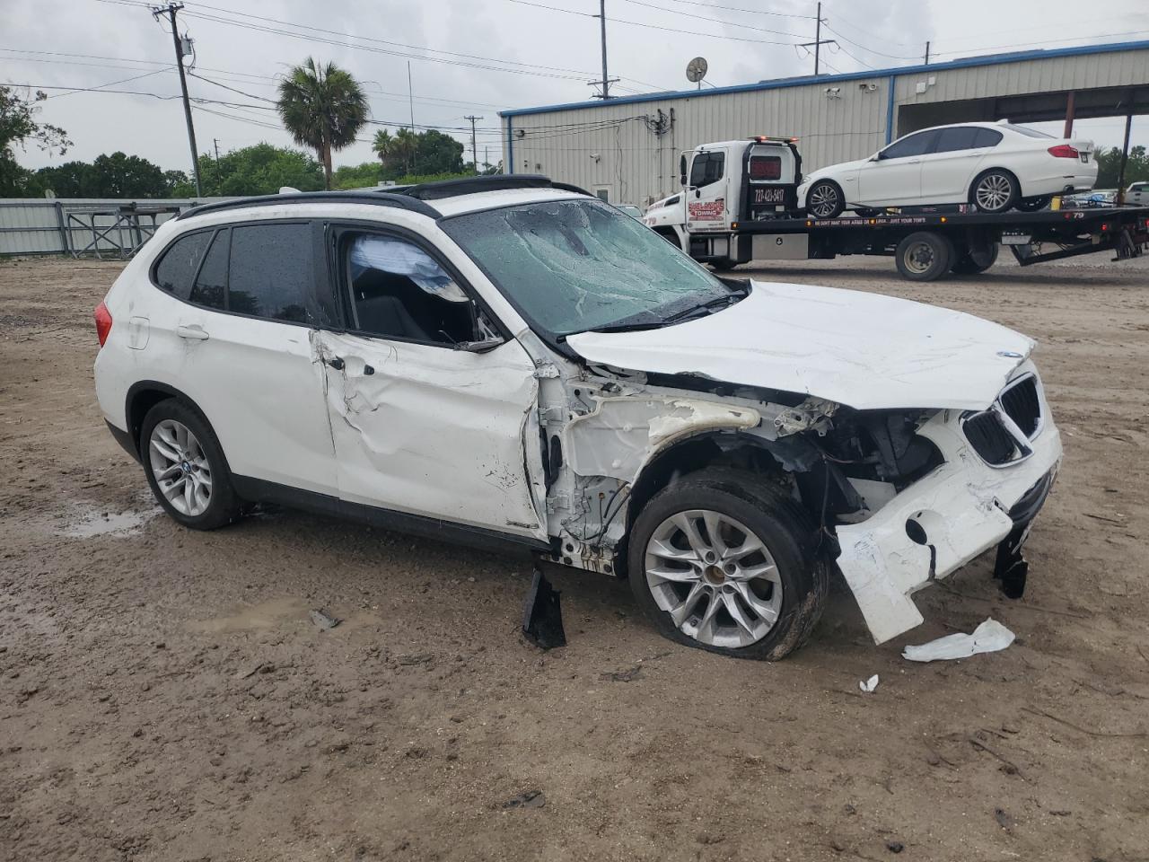 Фото: WBAVL1C53FVY38395