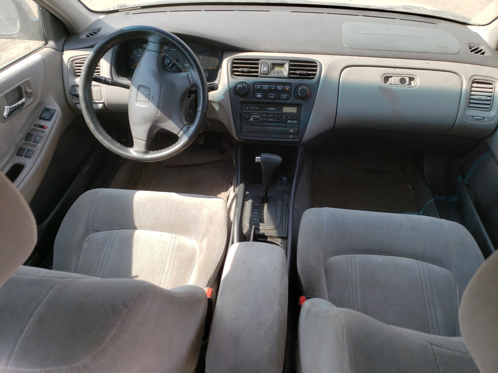 1HGCG1648XA026733 1999 Honda Accord Lx