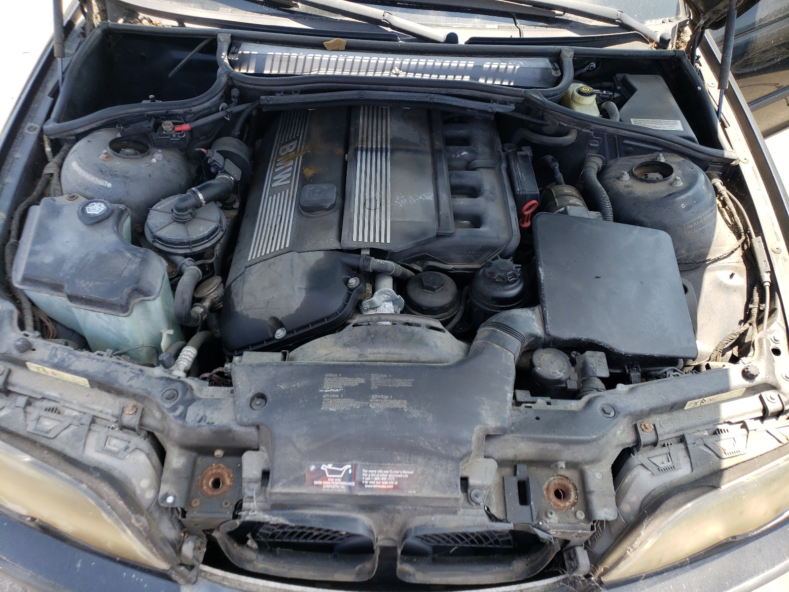 WBAEV33484KR34647 2004 BMW 325 I