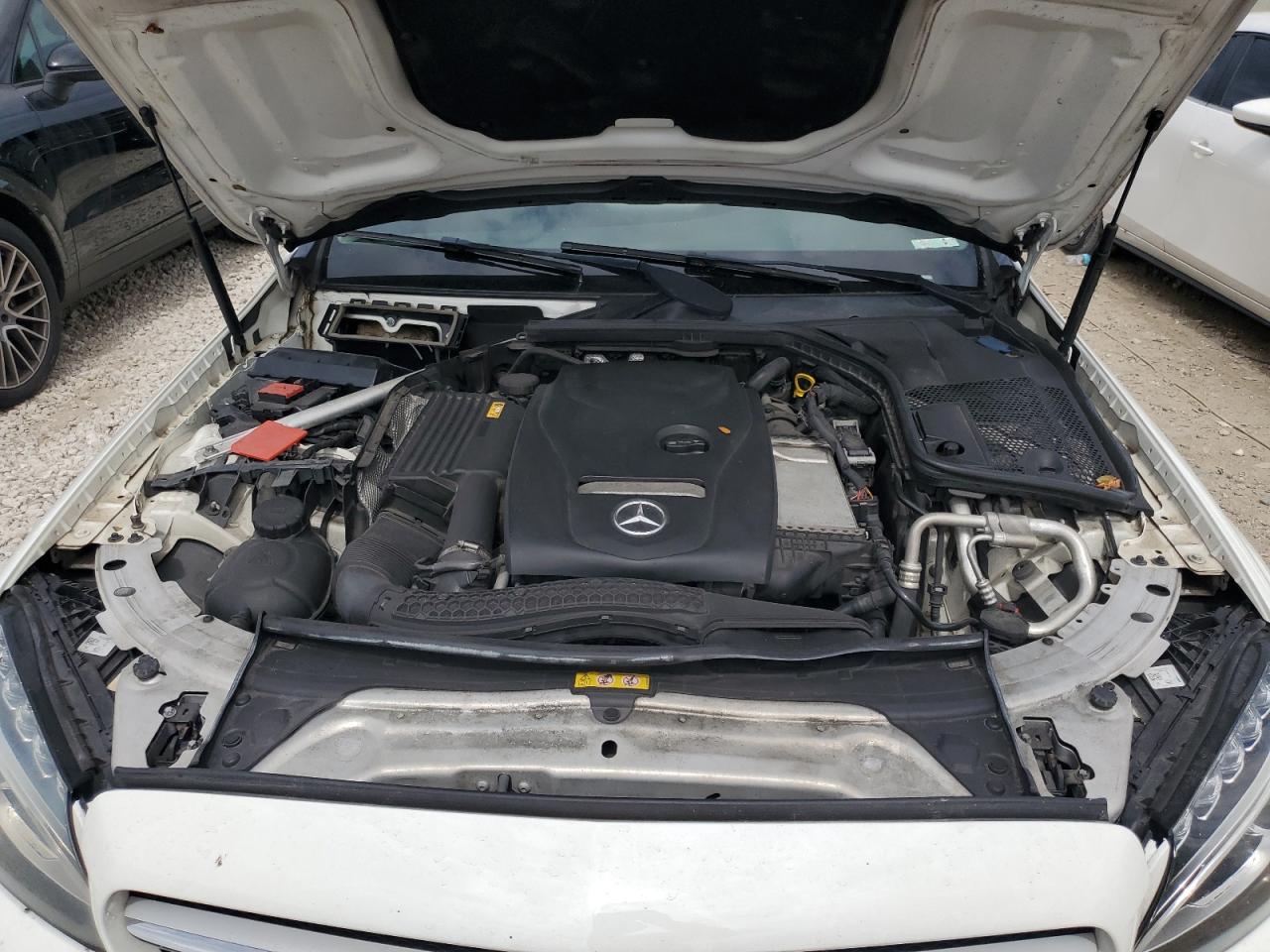 2016 Mercedes-Benz C 300 4Matic VIN: 55SWF4KB6GU175264 Lot: 62737004