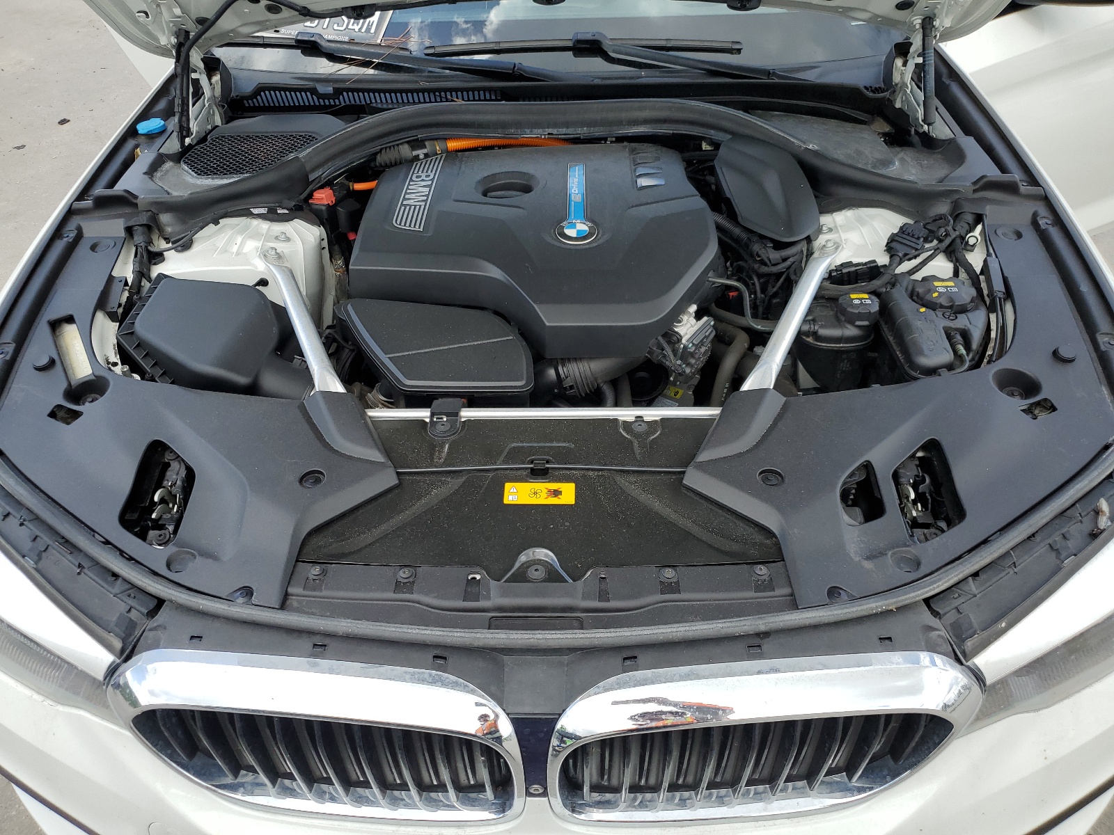 WBAJA9C5XKB399341 2019 BMW 530E