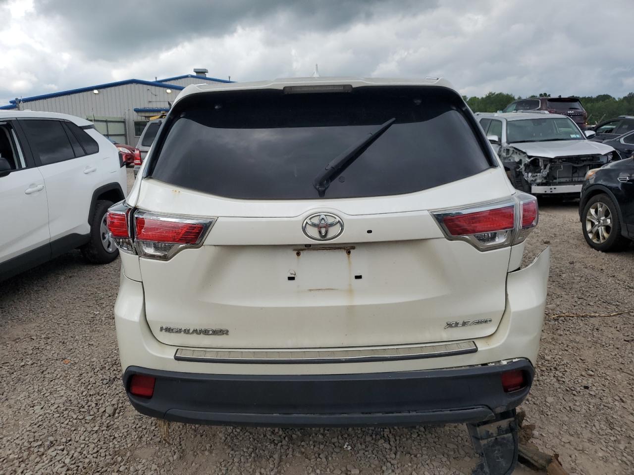 2015 Toyota Highlander Xle VIN: 5TDJKRFH7FS098143 Lot: 65126734