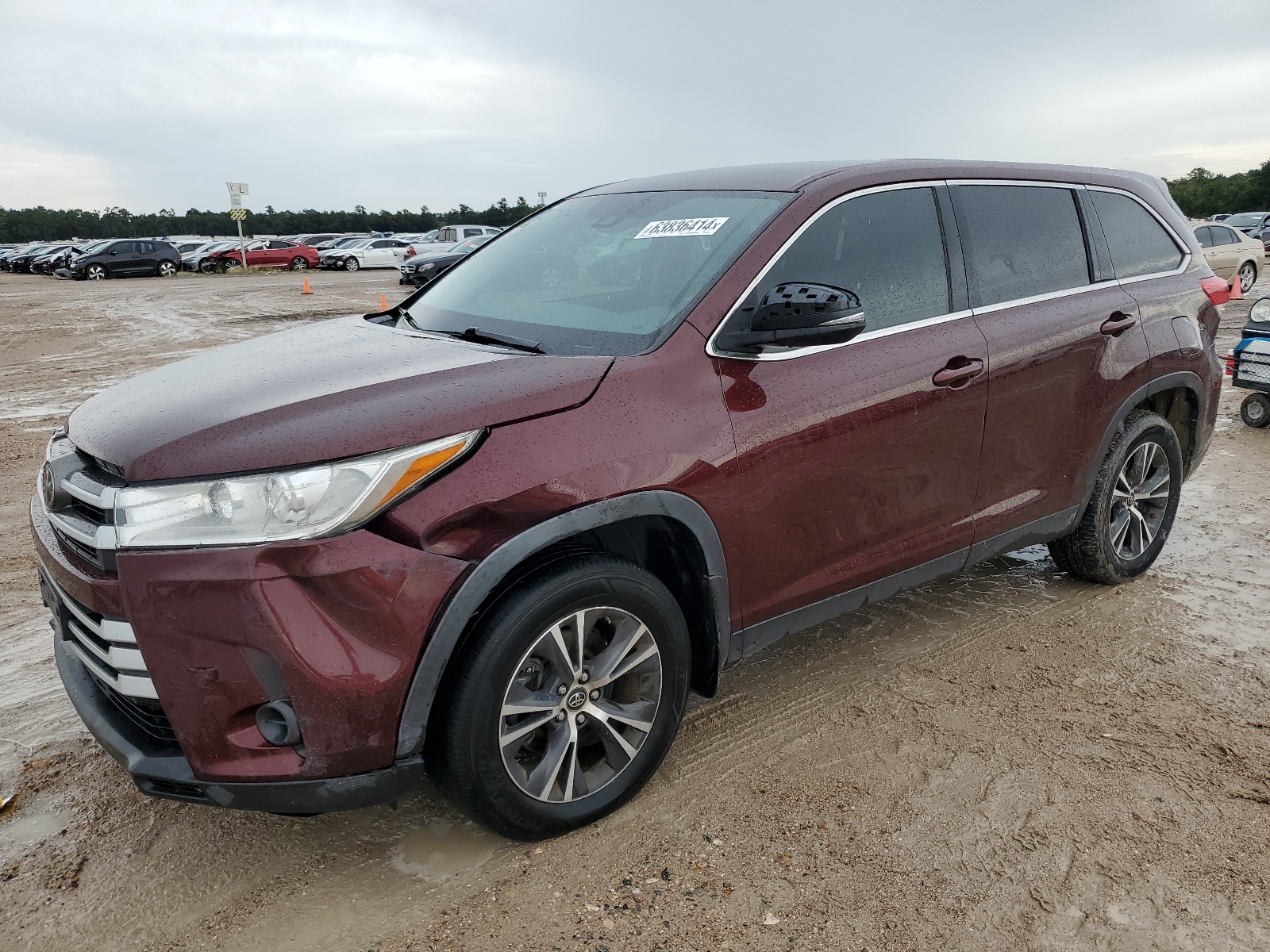 2019 Toyota Highlander Le vin: 5TDZZRFH5KS364915