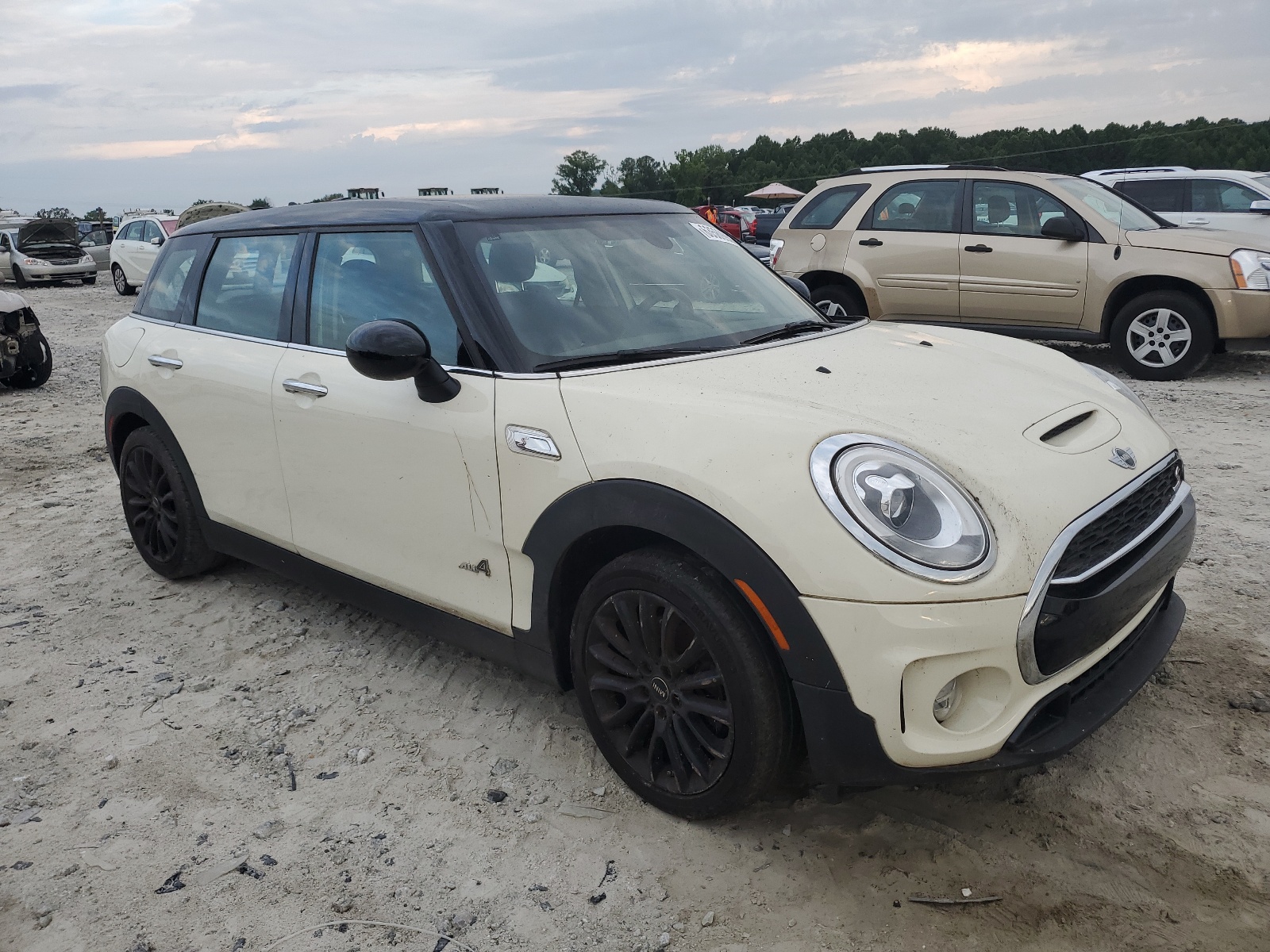 2017 Mini Cooper S Clubman All4 vin: WMWLU5C53H2E83554