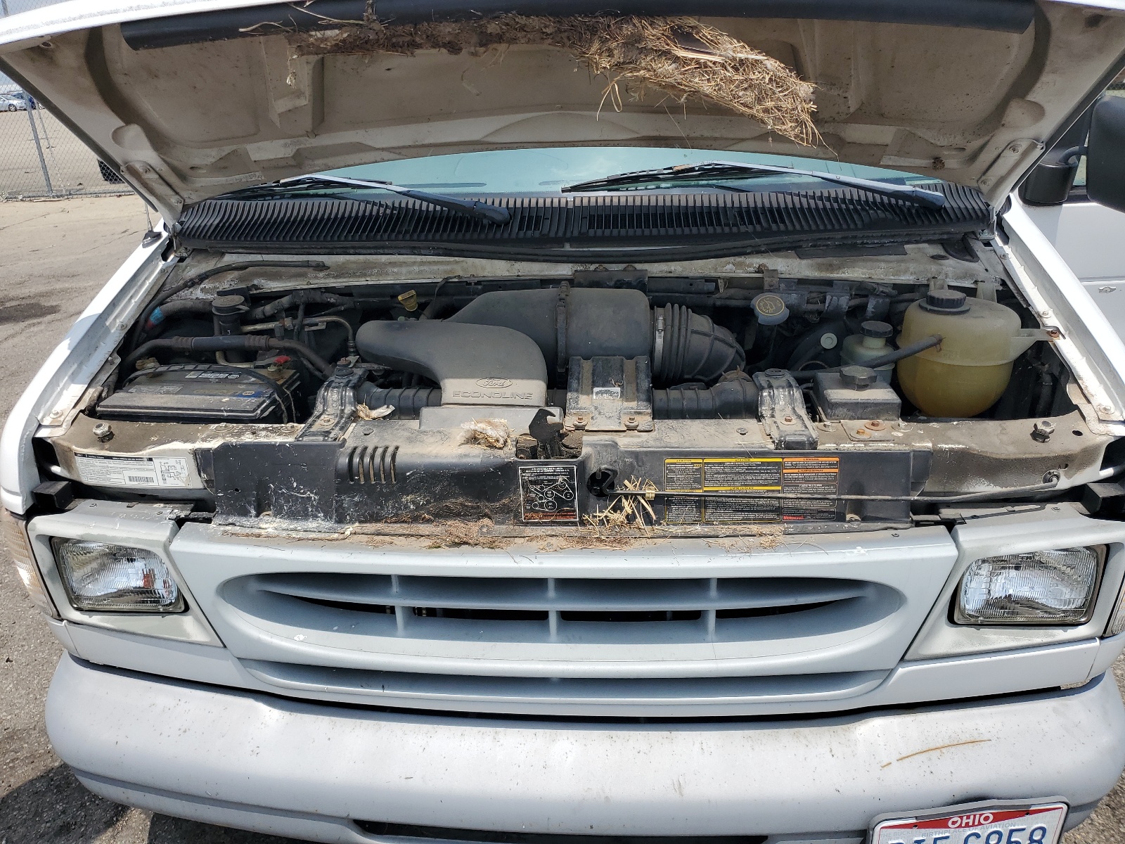 1FTRE1425WHA04422 1998 Ford Econoline E150 Van