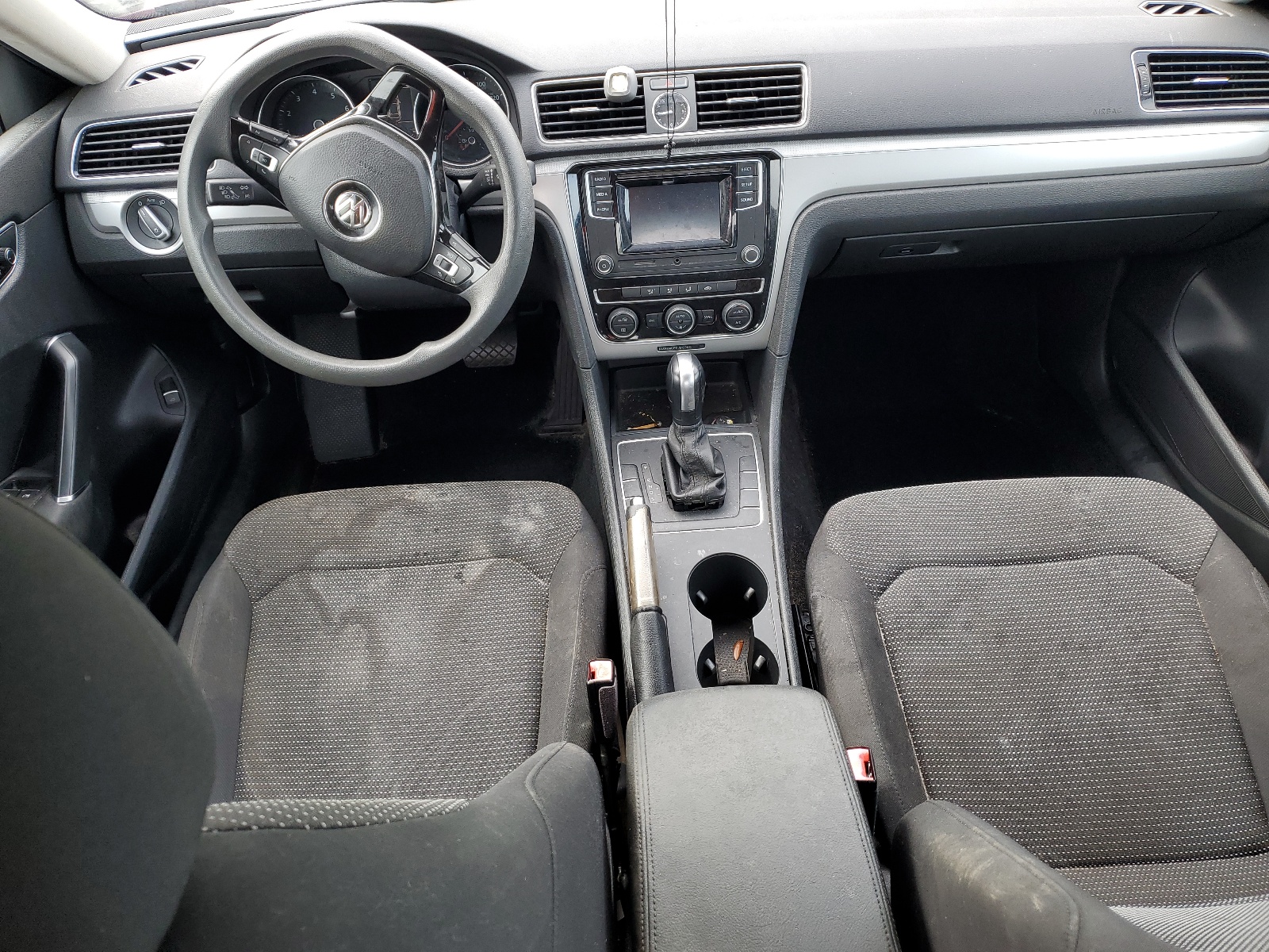 1VWAT7A32HC059393 2017 Volkswagen Passat S