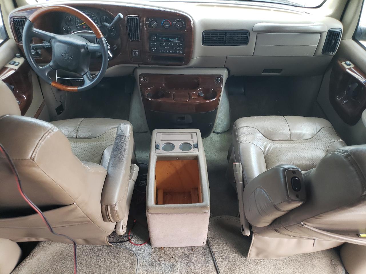 2001 Chevrolet Express - Image 8