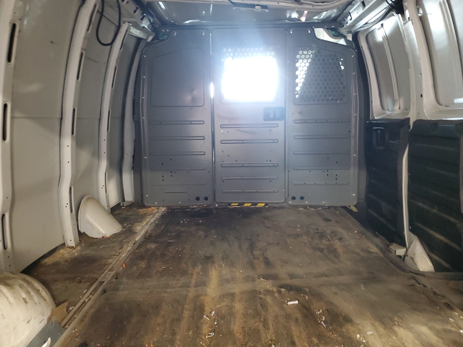 1GCWGAFF0G1165431 2016 Chevrolet Express G2500