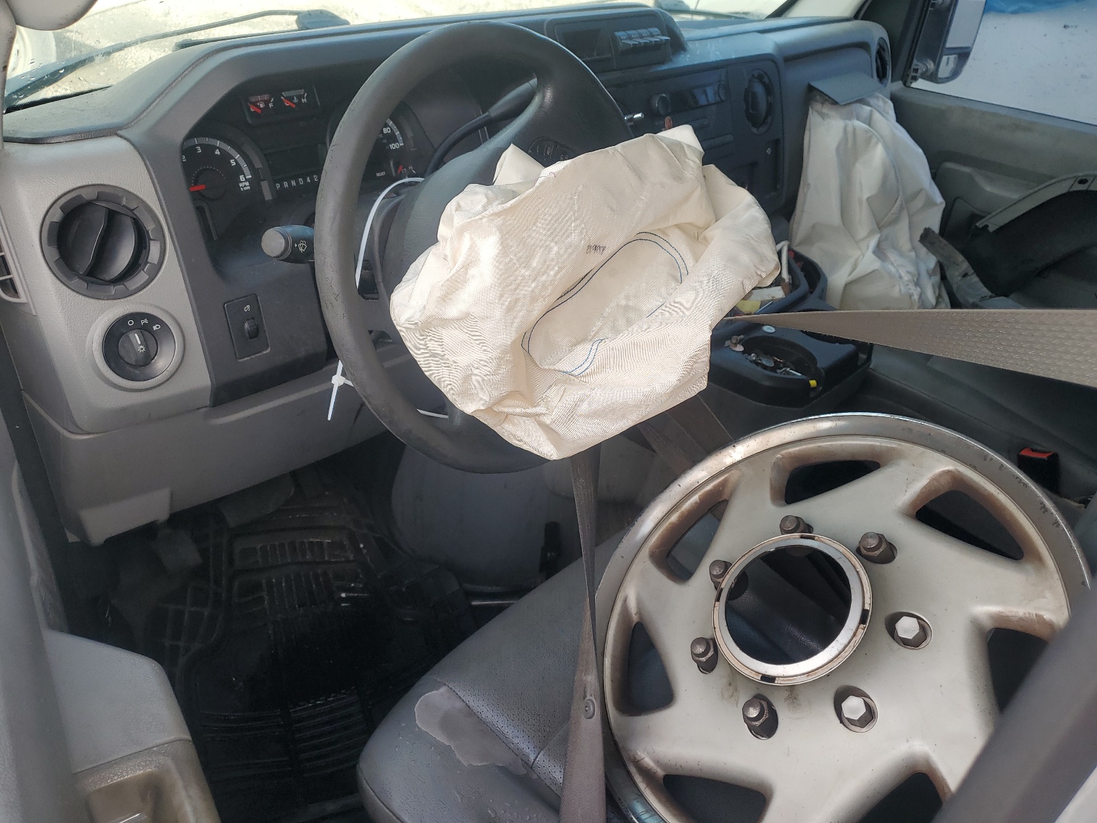 1FDWE3F62JDC21789 2018 Ford Econoline E350 Super Duty Cutaway Van