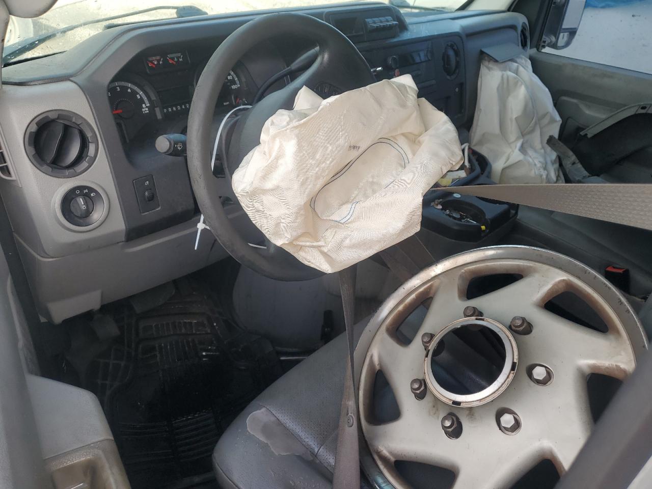 2018 Ford Econoline E350 Super Duty Cutaway Van VIN: 1FDWE3F62JDC21789 Lot: 63046864