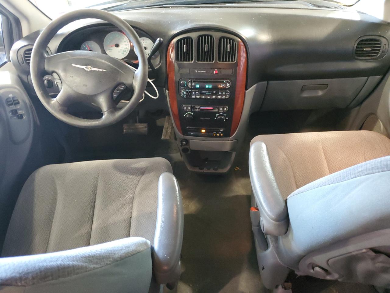 2005 Chrysler Town & Country VIN: 1C4GP45RX5B371168 Lot: 62050344