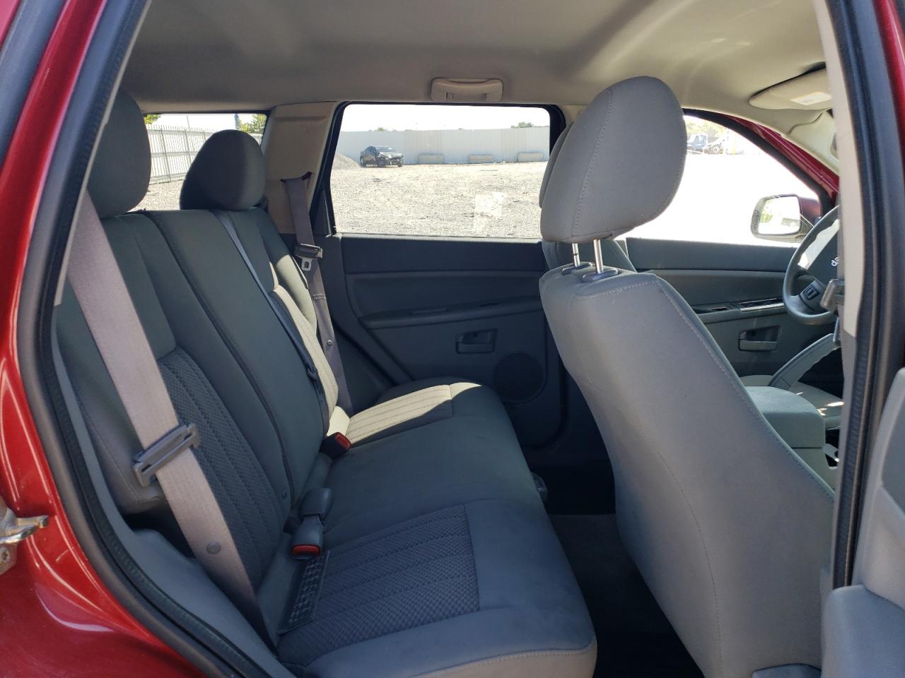2006 Jeep Grand Cherokee - Image 11