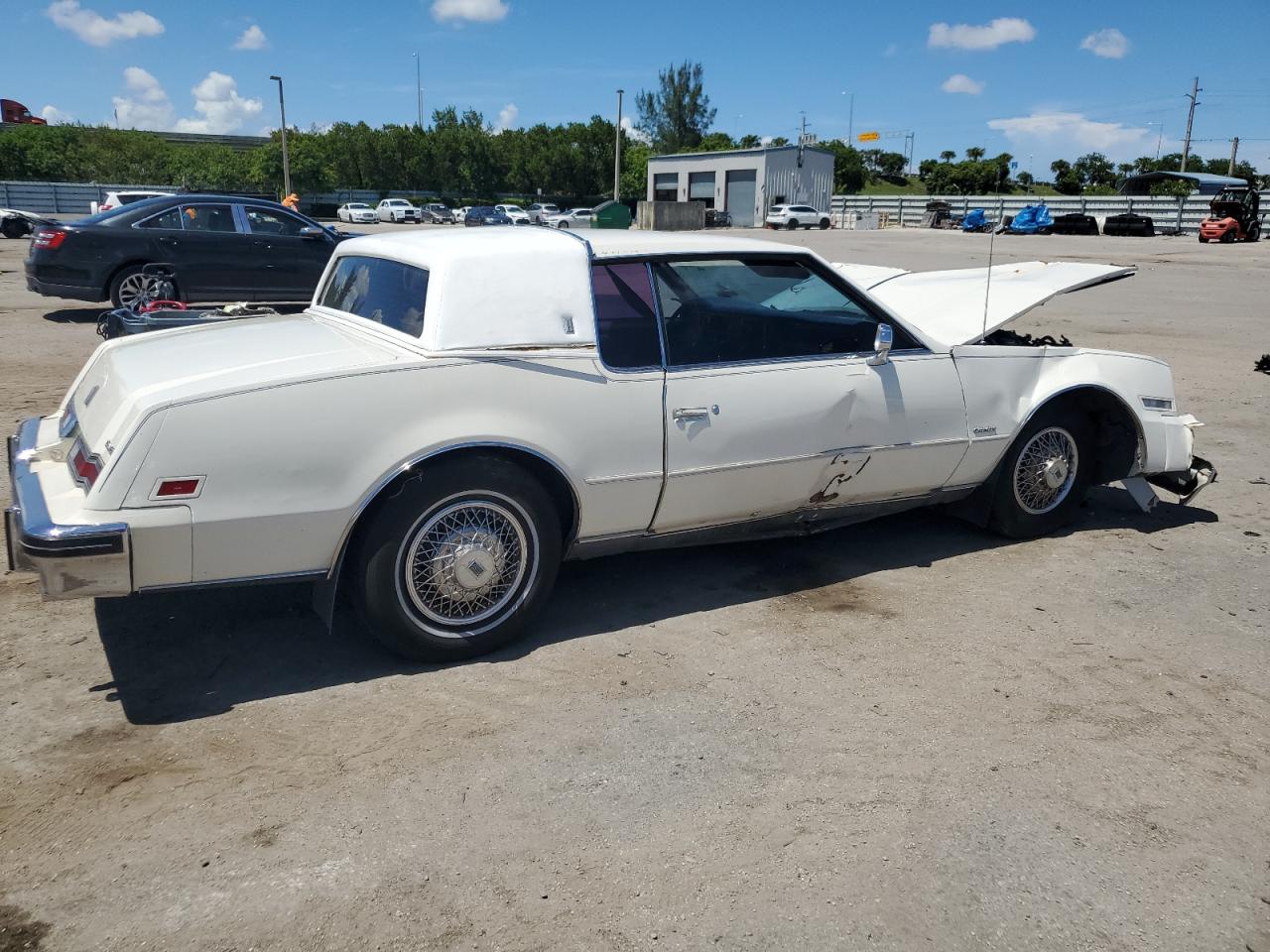 1G3AZ57Y7EE335835 1984 Oldsmobile Toronado Brougham