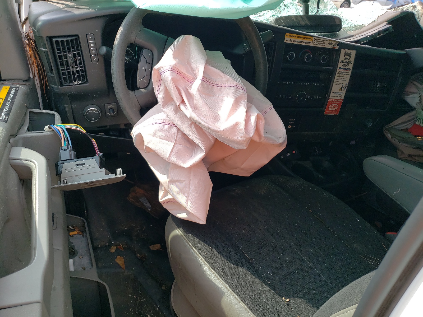 1GCWGAF76N1236900 2022 Chevrolet Express G2500