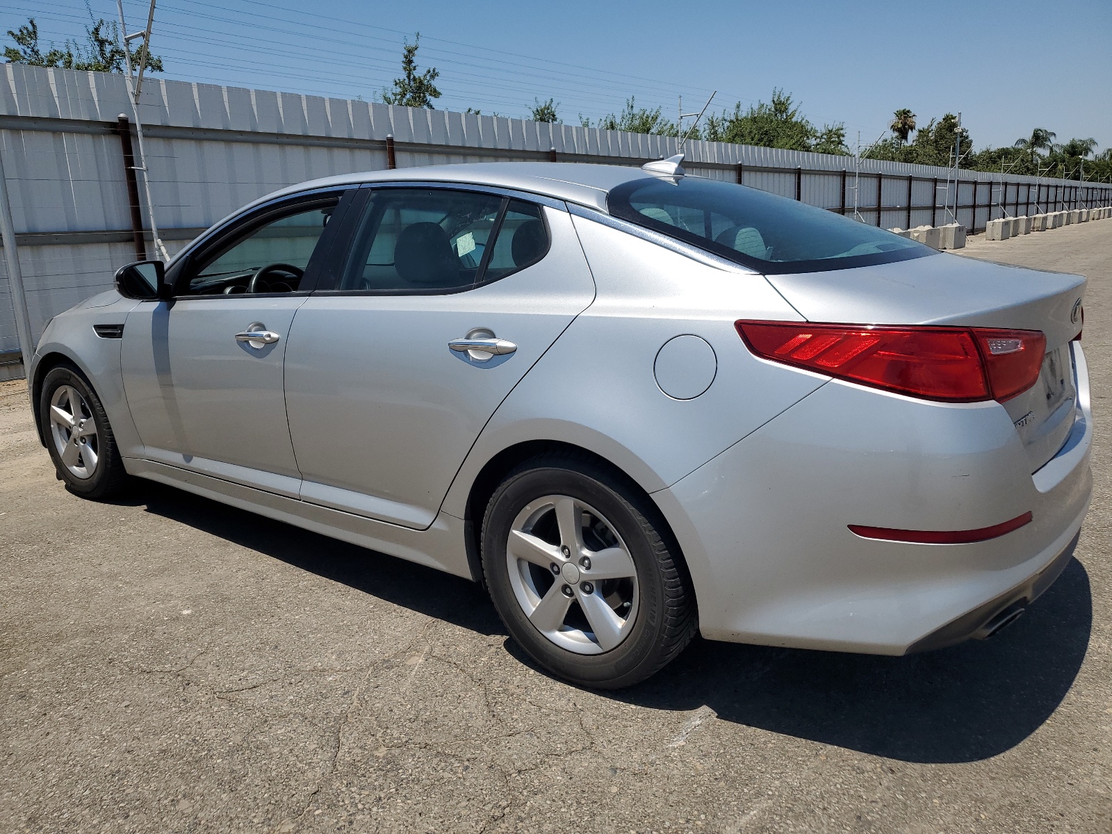 2015 Kia Optima Lx vin: 5XXGM4A76FG433318