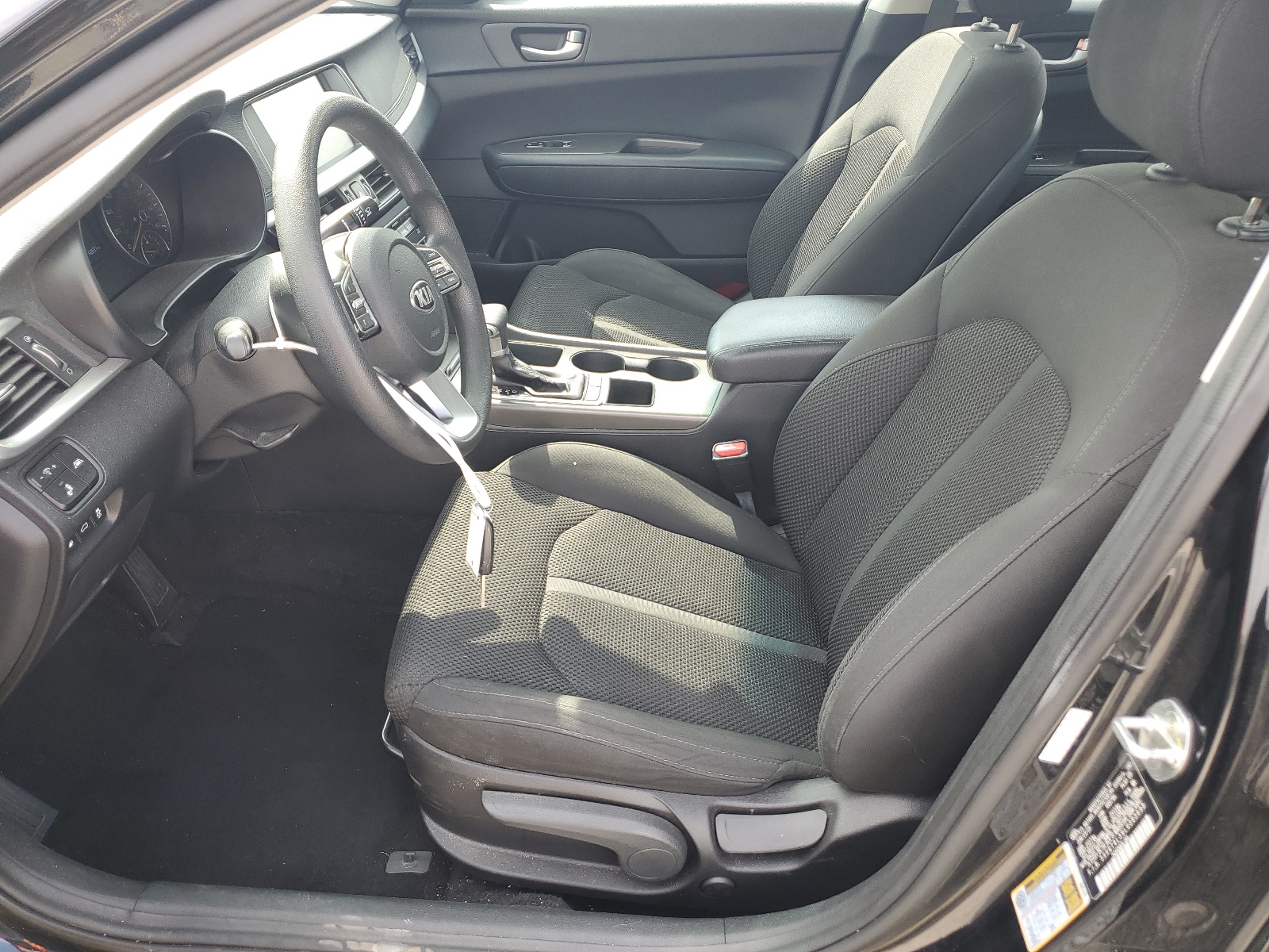 5XXGT4L39LG383698 2020 Kia Optima Lx