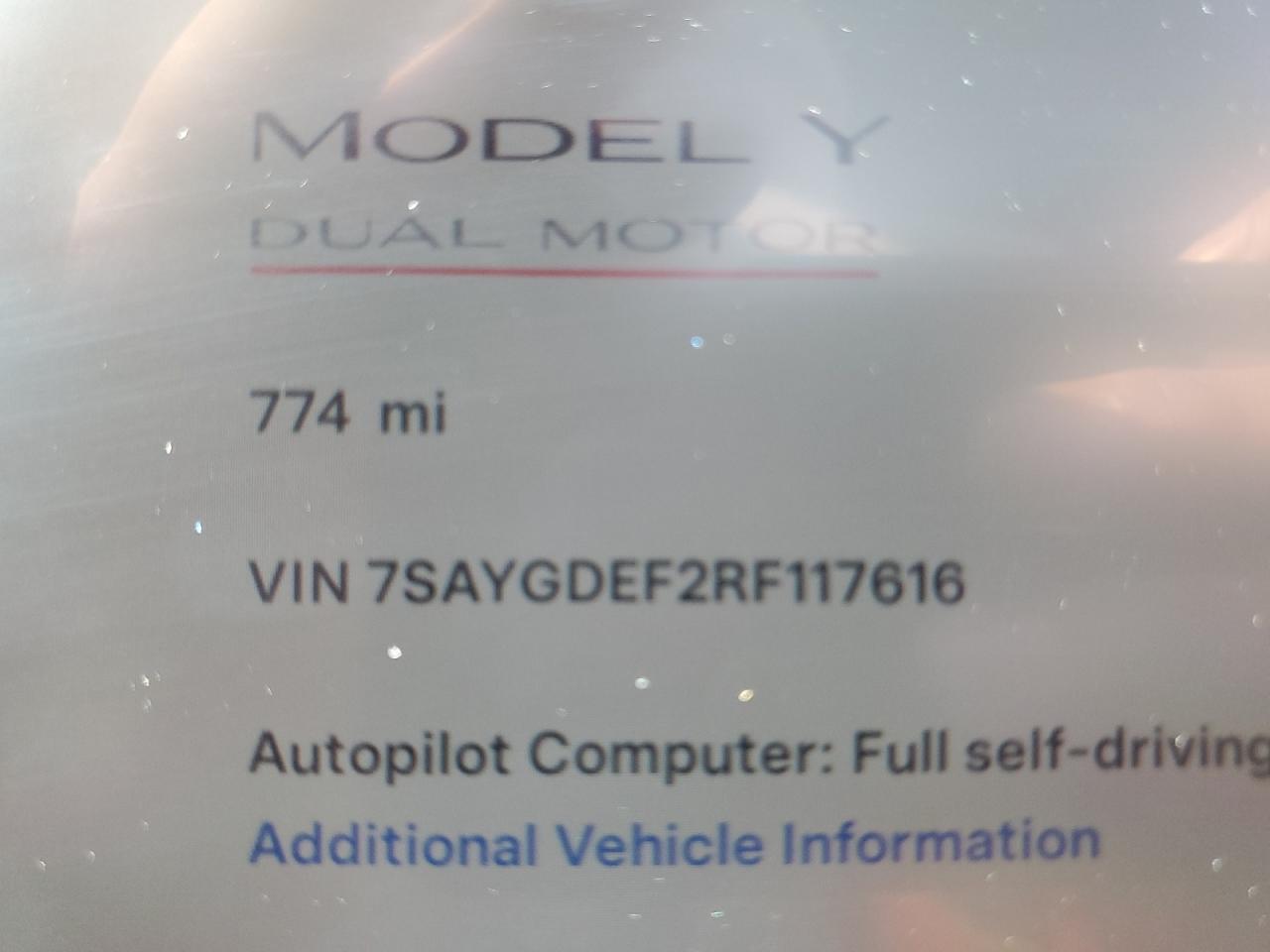 2024 Tesla Model Y VIN: 7SAYGDEF2RF117616 Lot: 64713244