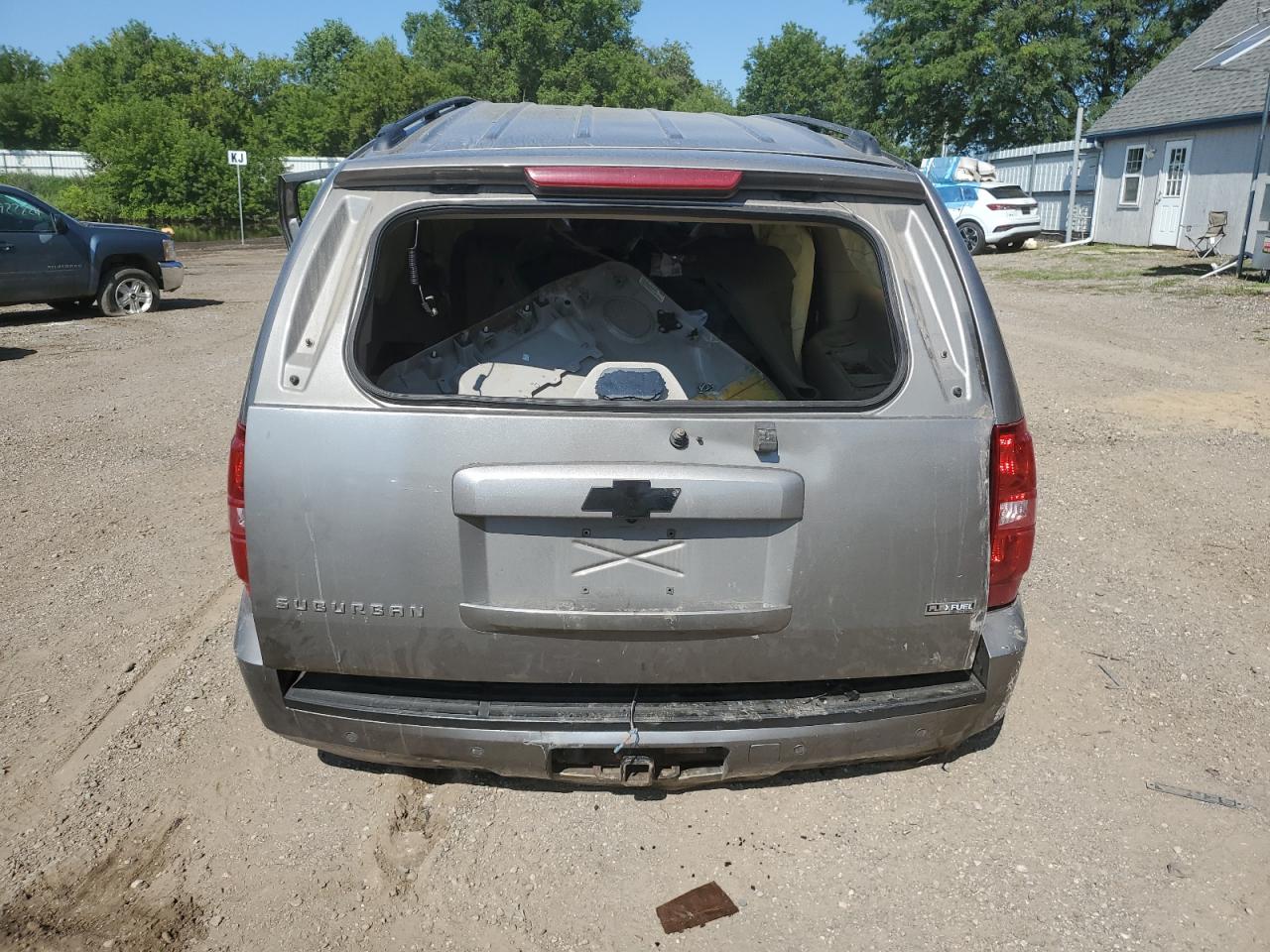 2008 Chevrolet Suburban K1500 Ls VIN: 1GNFK16378J232894 Lot: 62518044