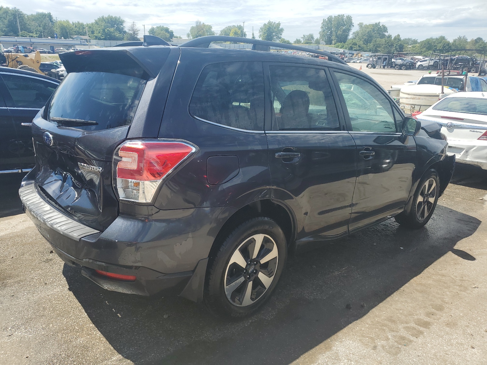 2018 Subaru Forester 2.5I Limited vin: JF2SJAJC8JH400302