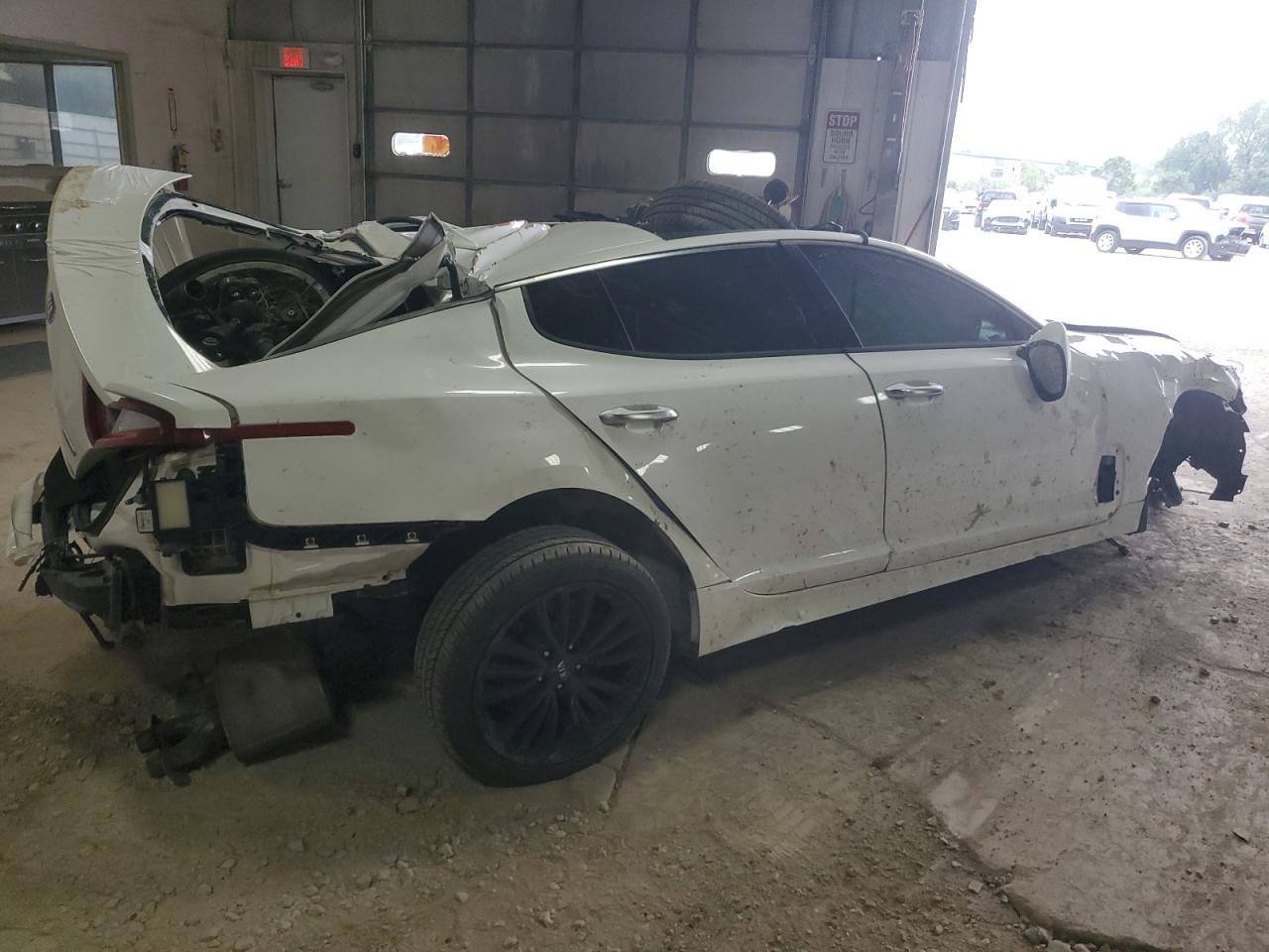 2019 Kia Stinger - Image 3