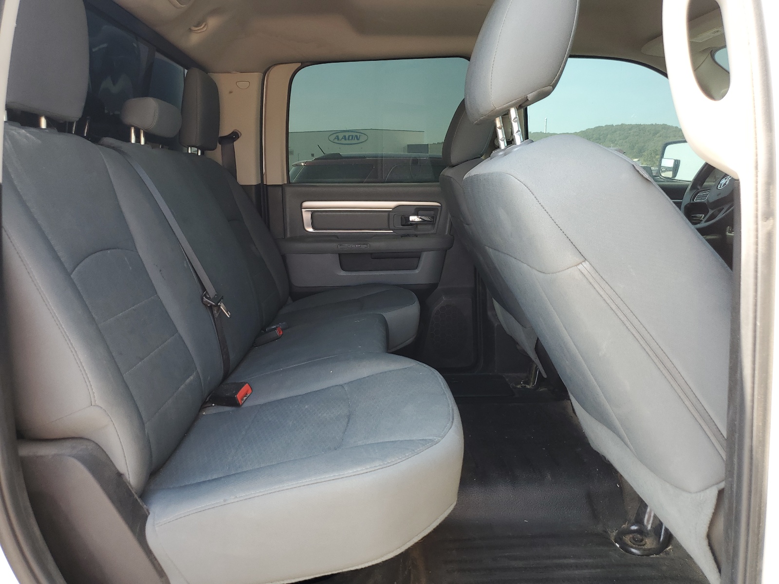 3C6UR5DL8FG565925 2015 Ram 2500 Slt