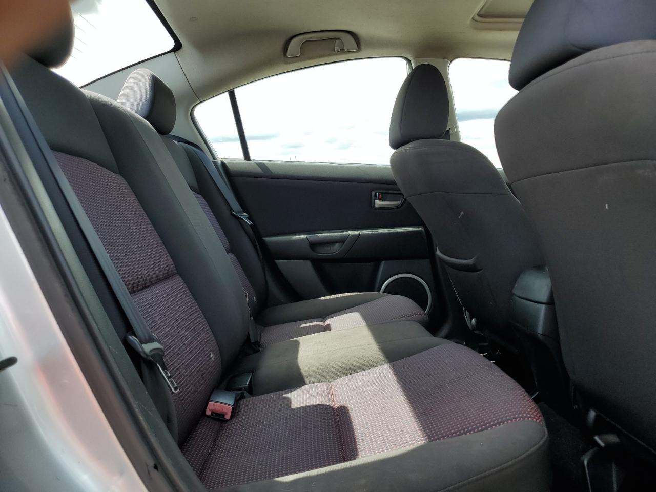 2004 Mazda 3 S VIN: JM1BK123441188909 Lot: 64315324