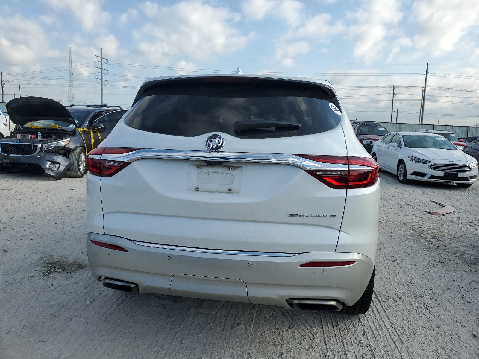 5GAERDKW2KJ137069 2019 Buick Enclave Avenir