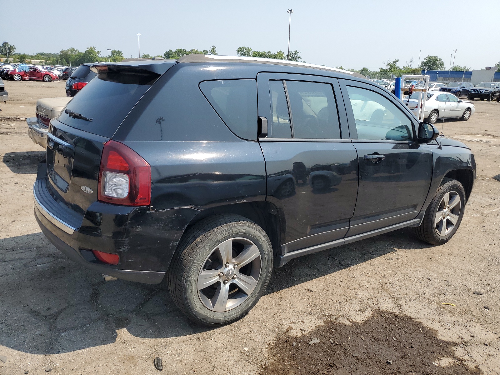 2016 Jeep Compass Latitude vin: 1C4NJDEB4GD772153