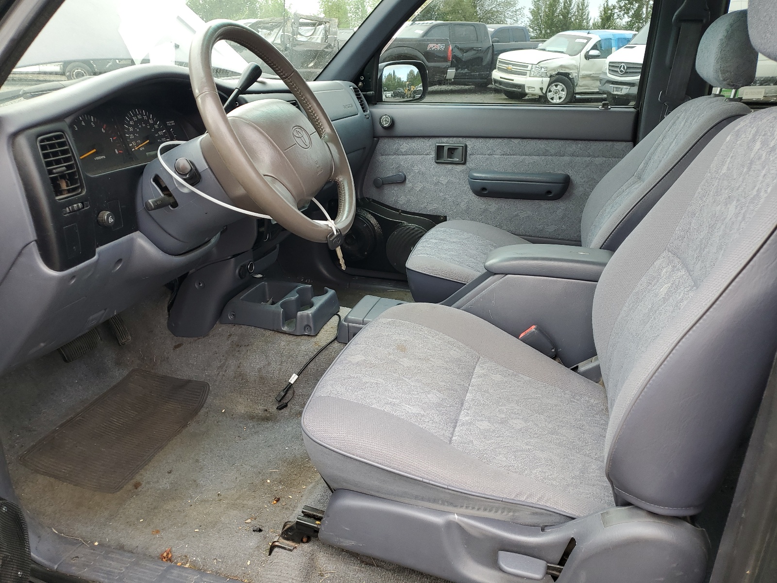 5TEVL52N3YZ697999 2000 Toyota Tacoma Xtracab