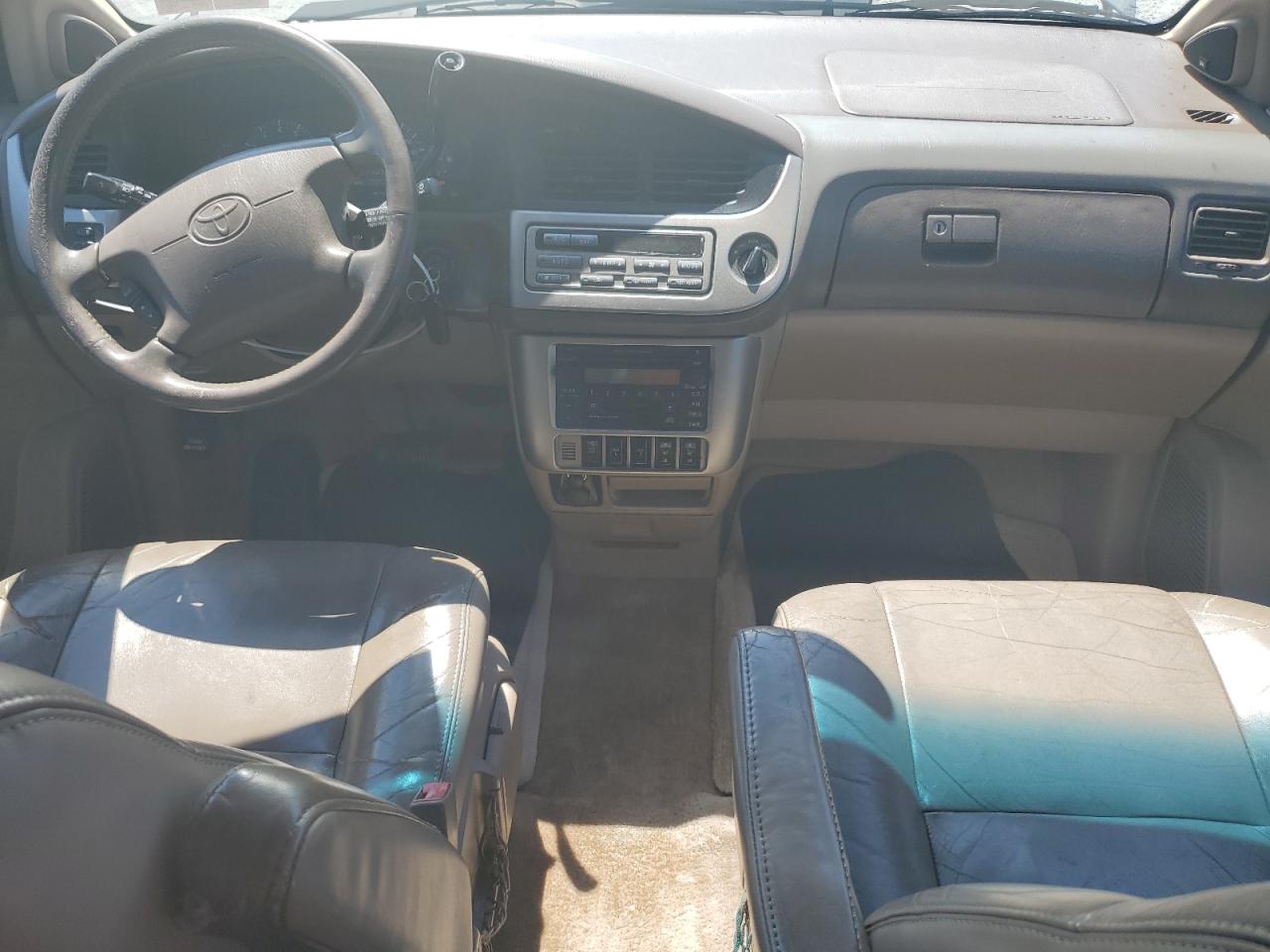 2001 Toyota Sienna Le VIN: 4T3ZF13C51U370021 Lot: 61647314