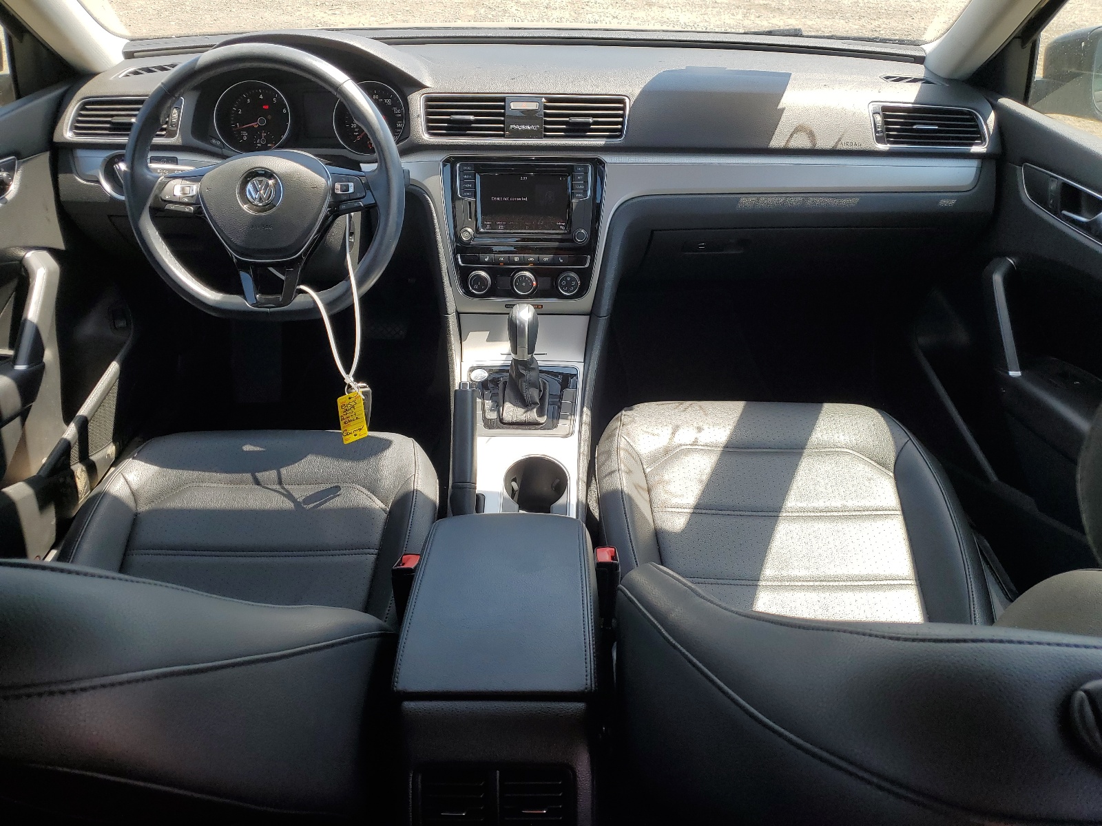 1VWLA7A37KC012317 2019 Volkswagen Passat Wolfsburg