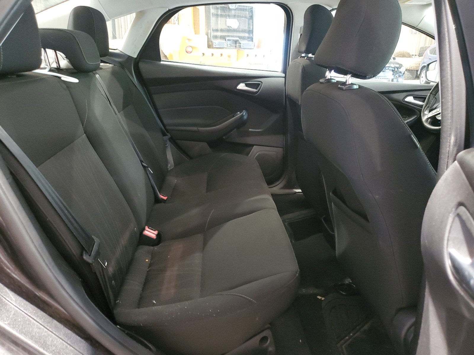 1FADP3F2XFL299081 2015 Ford Focus Se