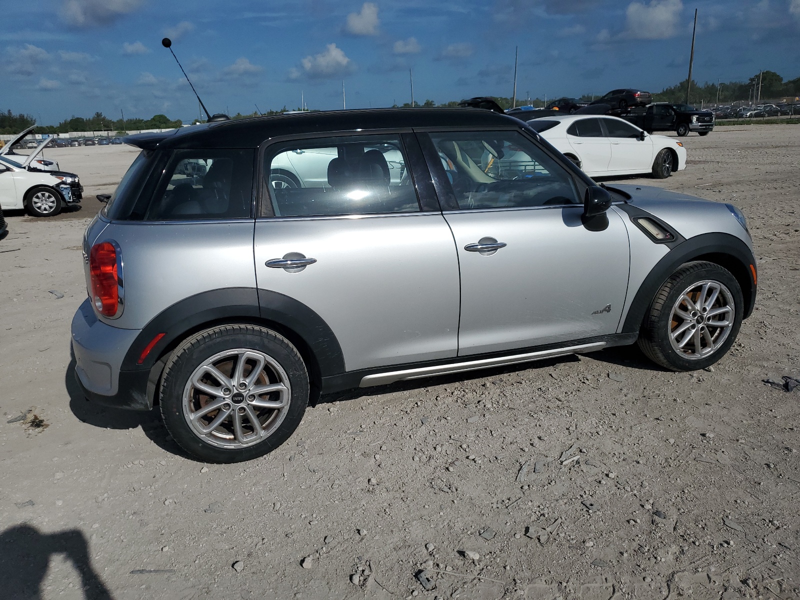 2015 Mini Cooper S Countryman vin: WMWZC5C54FWP43119