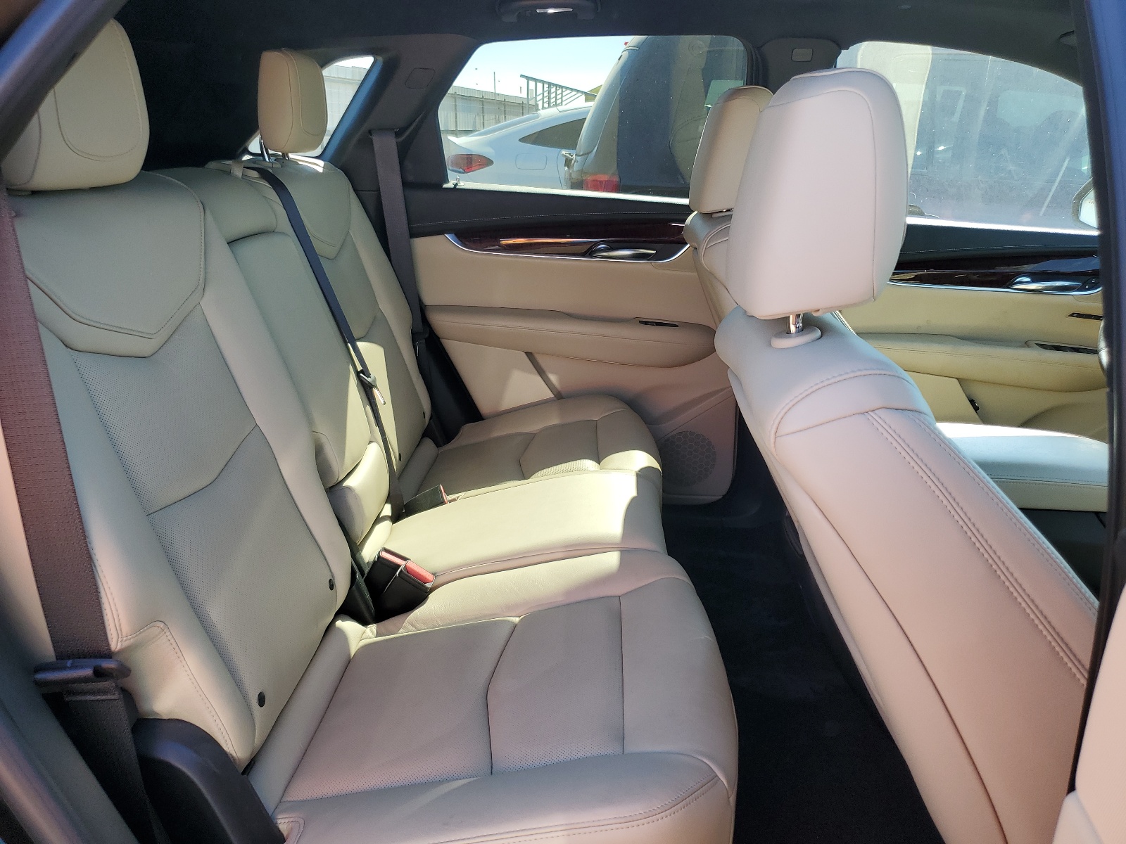 1GYKNCRS8HZ155526 2017 Cadillac Xt5 Premium Luxury