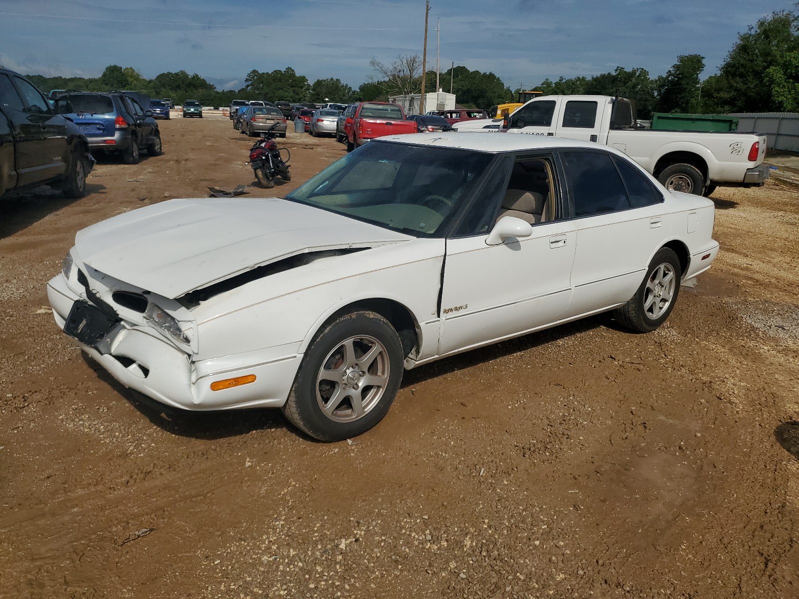 1G3HN52K2W4863917 1998 Oldsmobile 88 Base