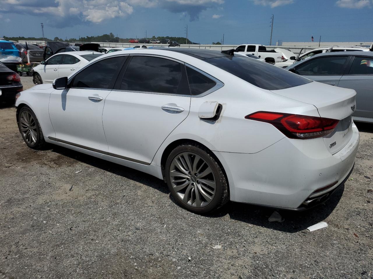 2015 Hyundai Genesis 5.0L VIN: KMHGN4JF3FU071135 Lot: 64352504