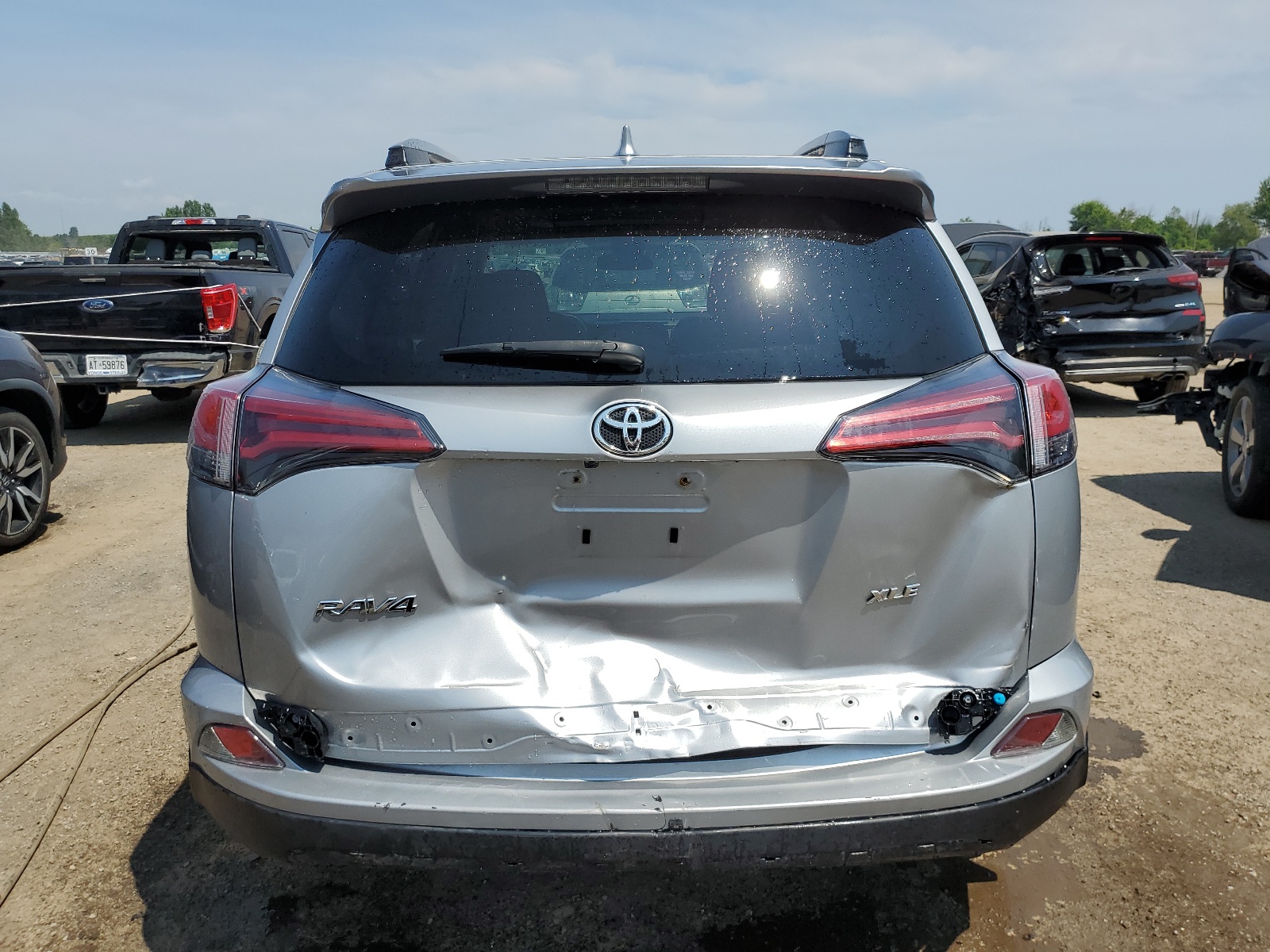 2T3WFREV9JW500303 2018 Toyota Rav4 Adventure