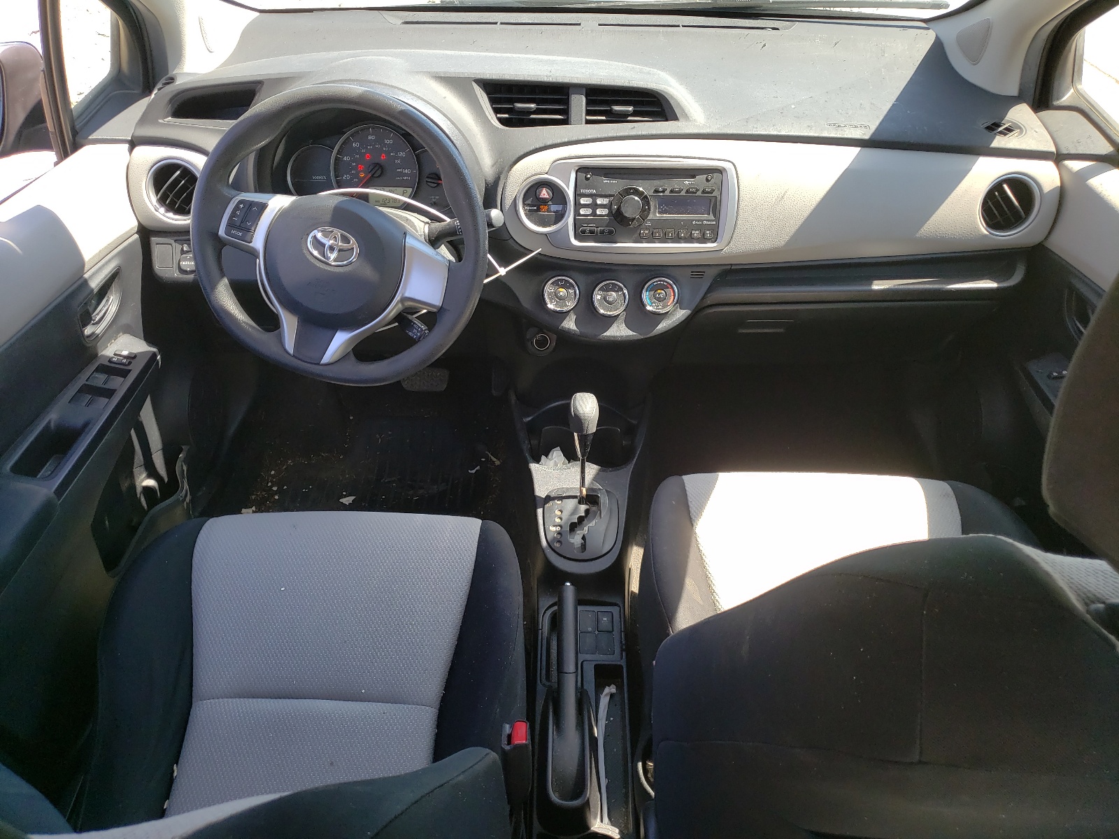 JTDKTUD38DD560276 2013 Toyota Yaris