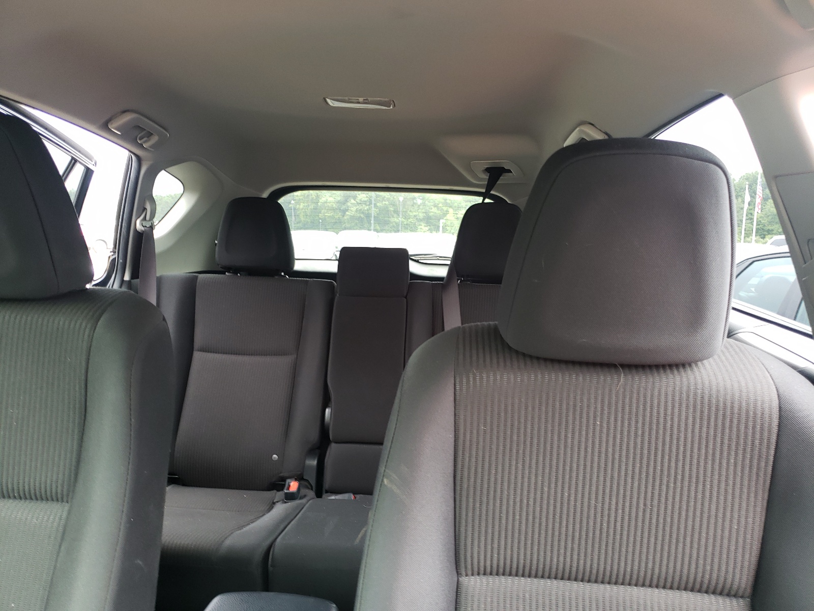 JTMBFREVXJJ743891 2018 Toyota Rav4 Le