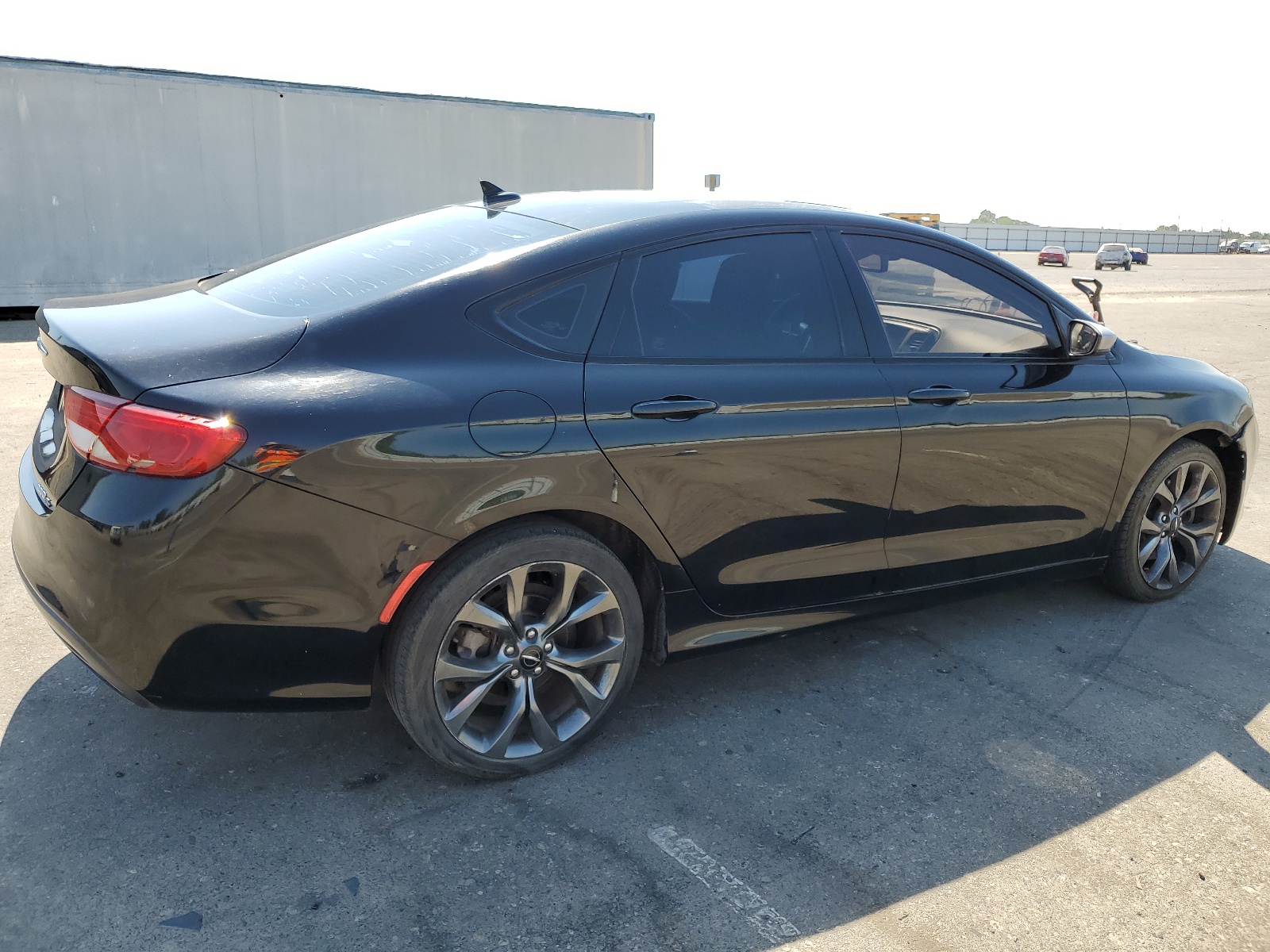 2015 Chrysler 200 S vin: 1C3CCCBG9FN525946