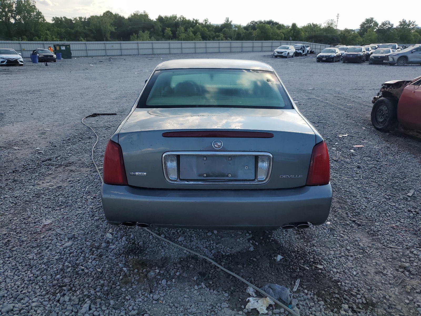 1G6KD54Y14U170802 2004 Cadillac Deville