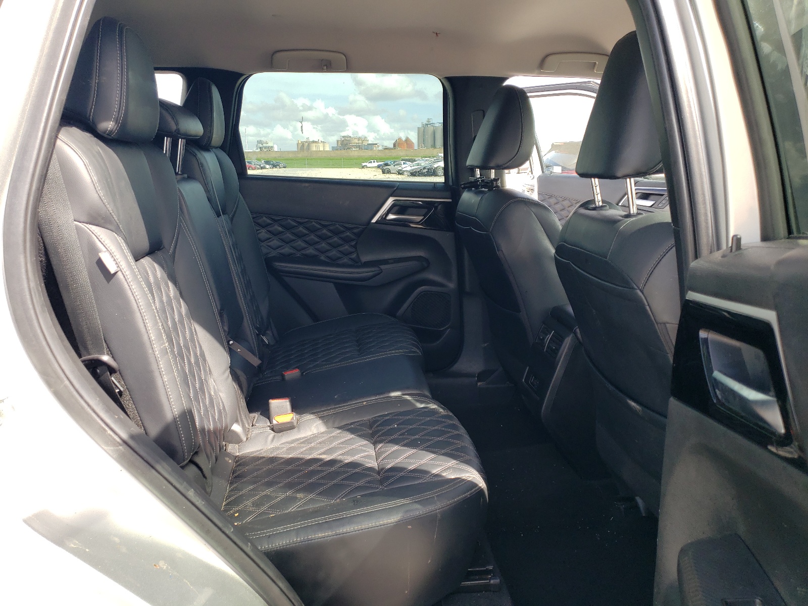 JA4J3VA82NZ061845 2022 Mitsubishi Outlander Sel